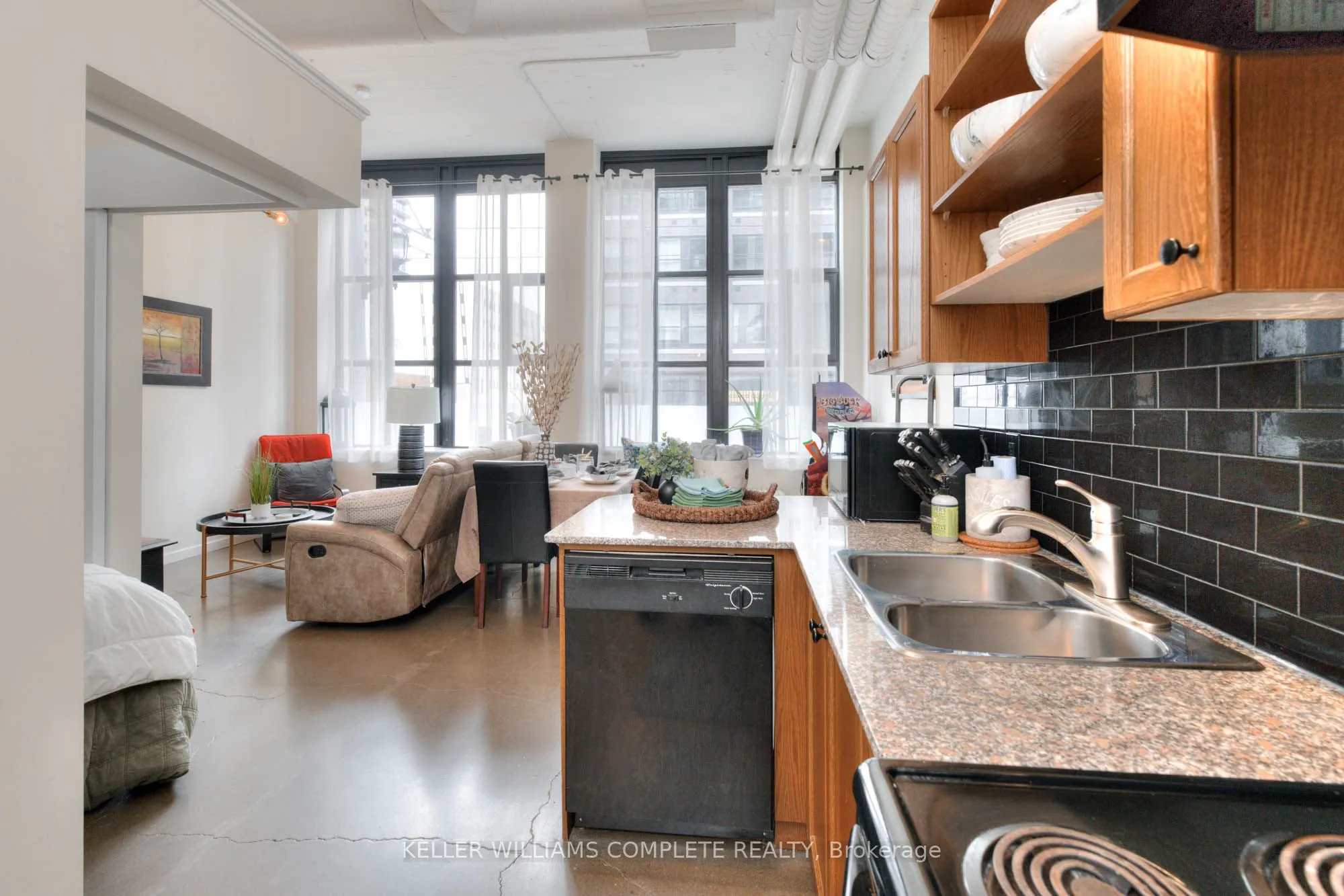 410 King Street W, #108