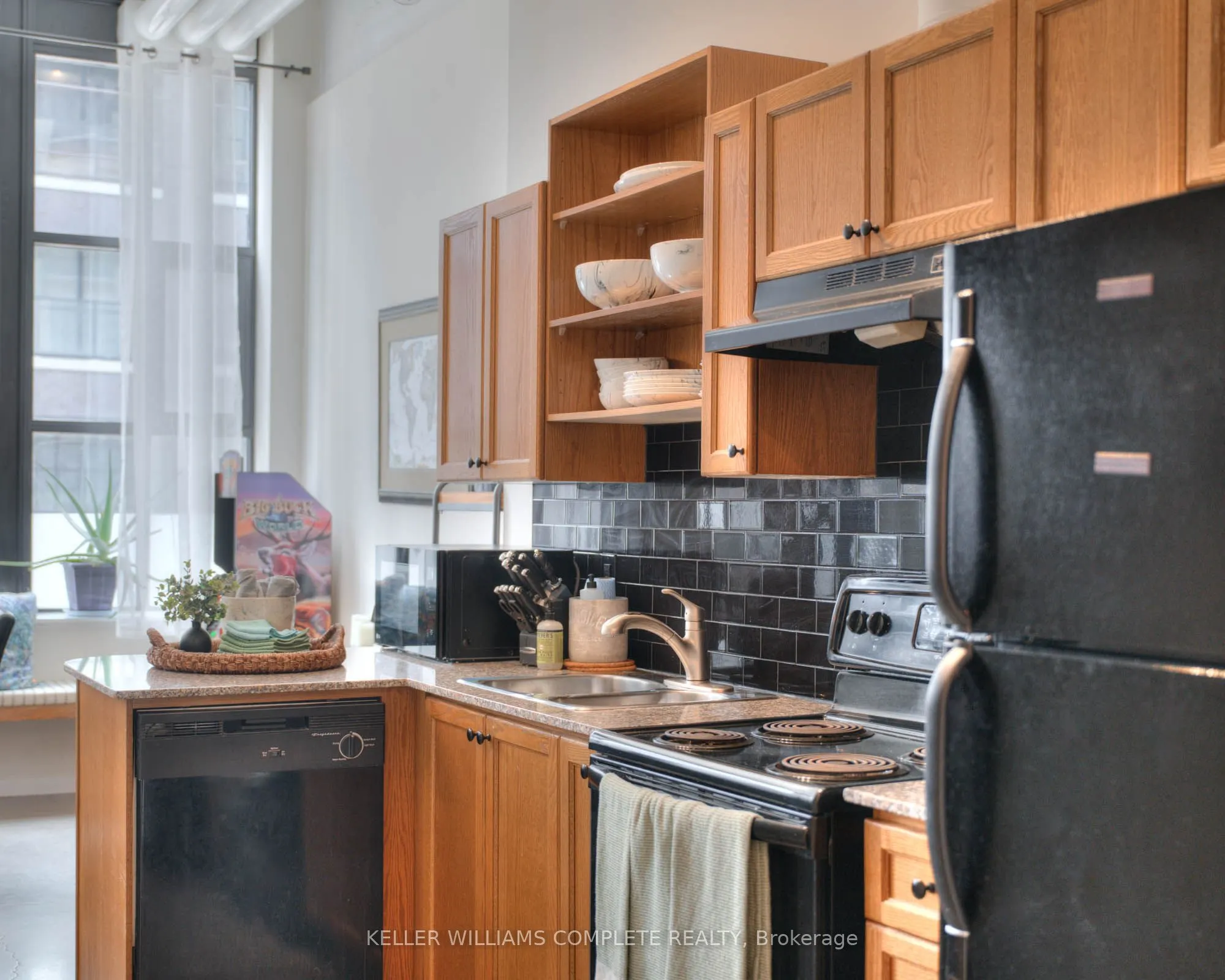 410 King Street W, #108