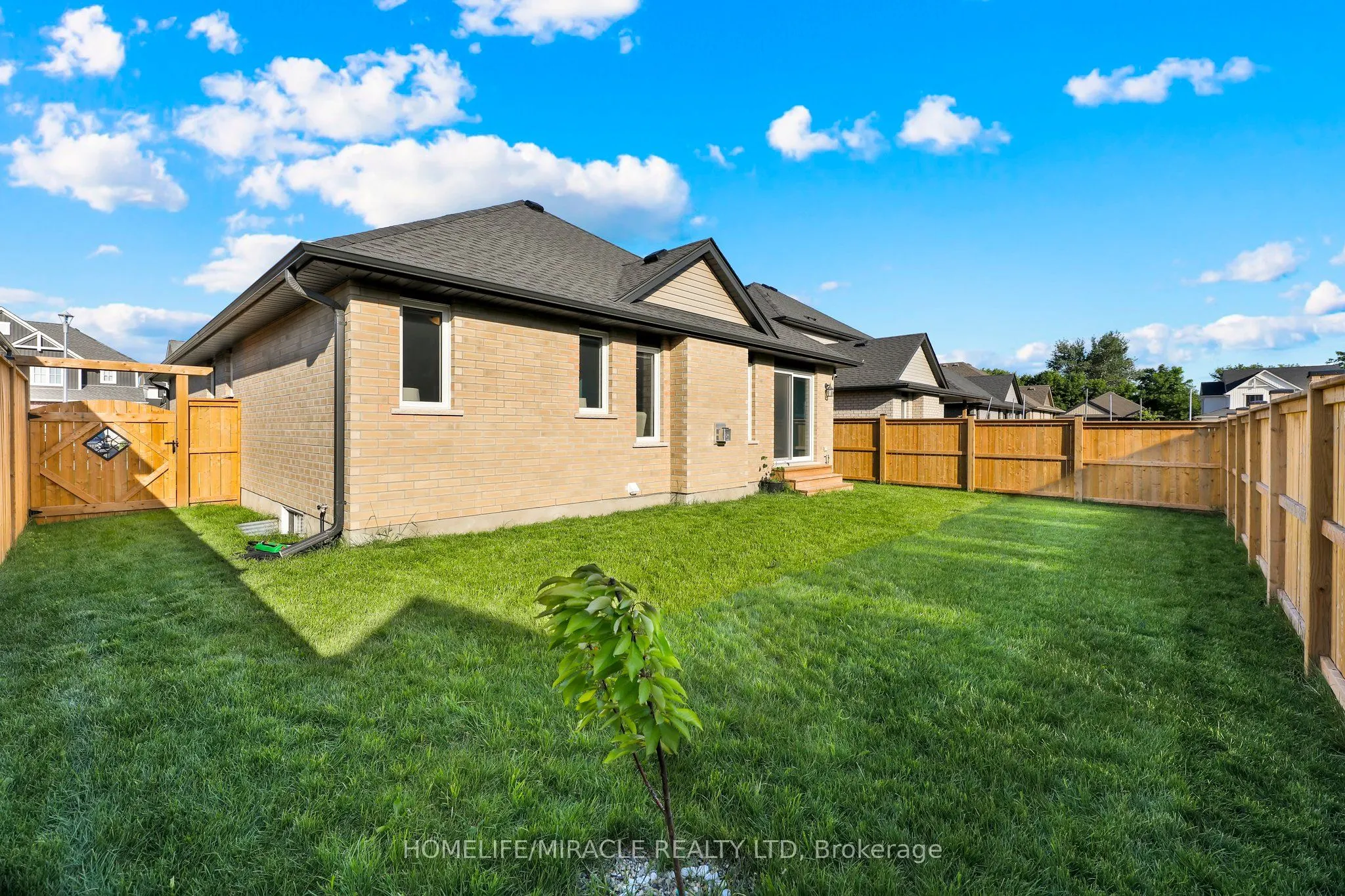 7 Curren Crescent