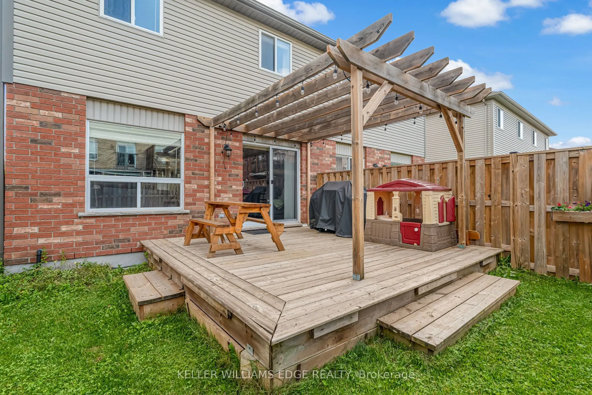 19 Oakes Crescent
