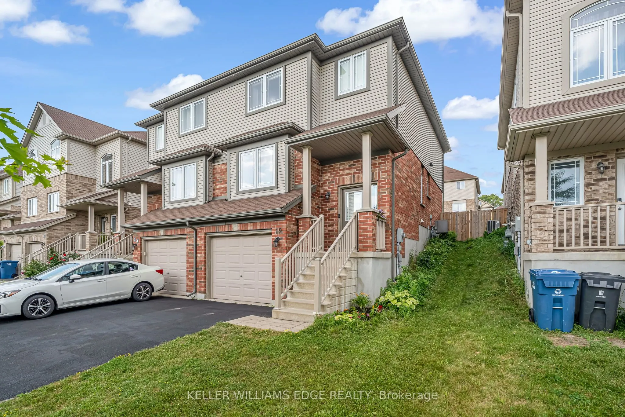 19 Oakes Crescent