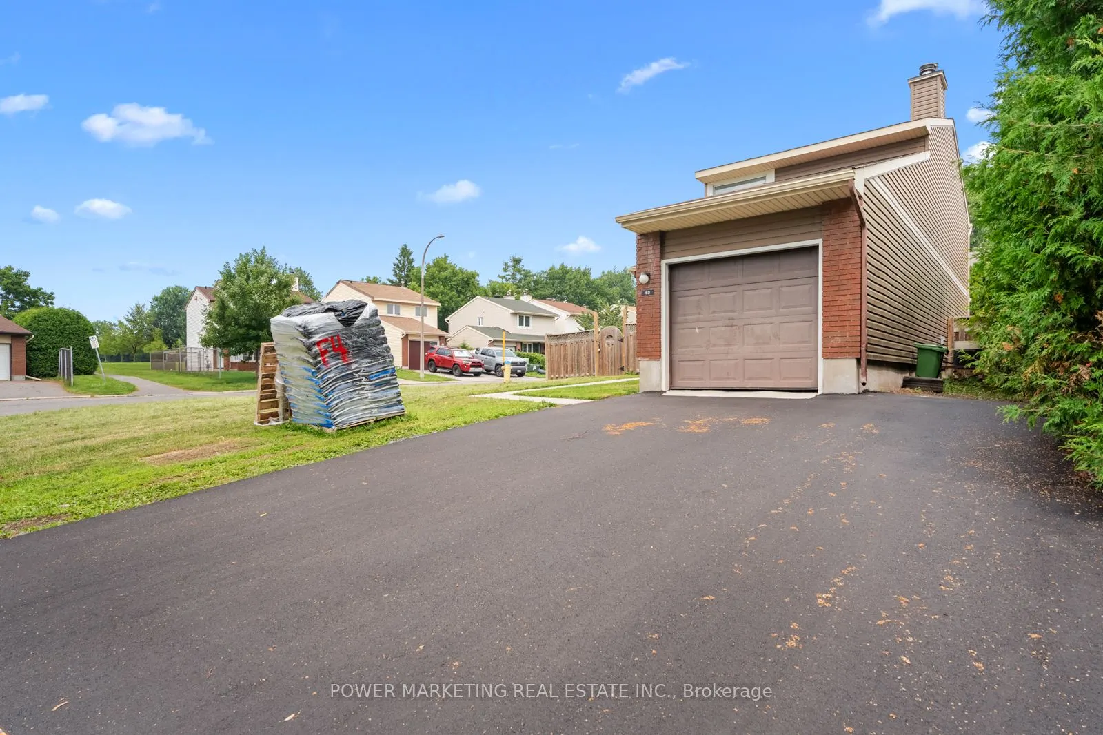1631 SAXONY Crescent