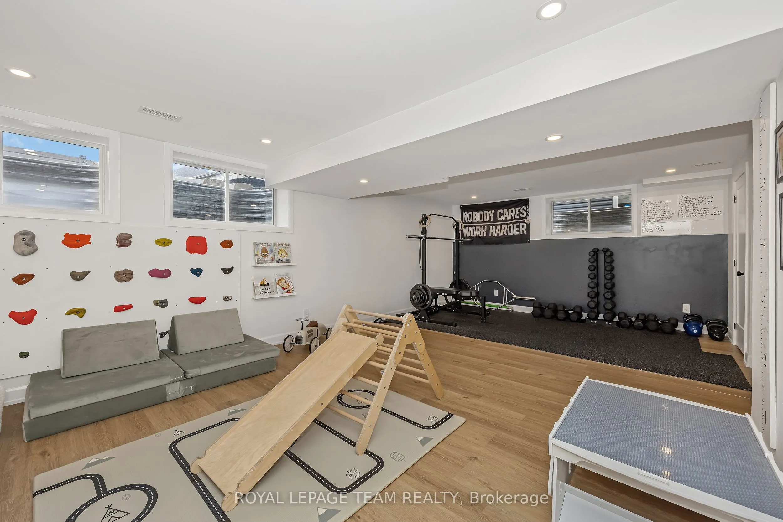 726 Coast Circle