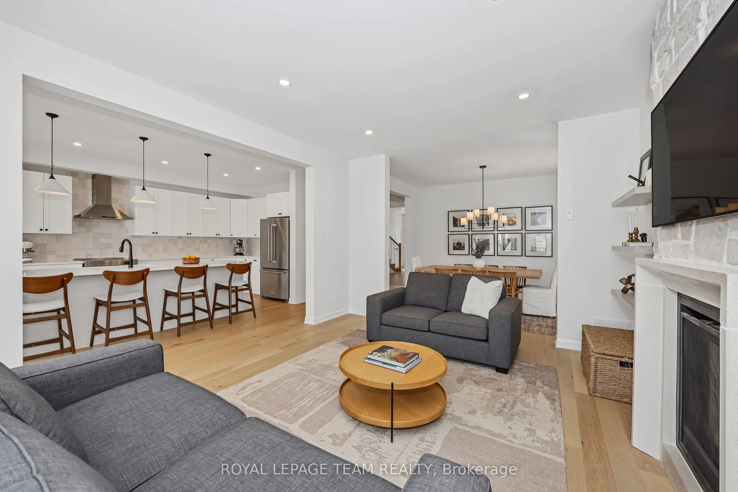 726 Coast Circle