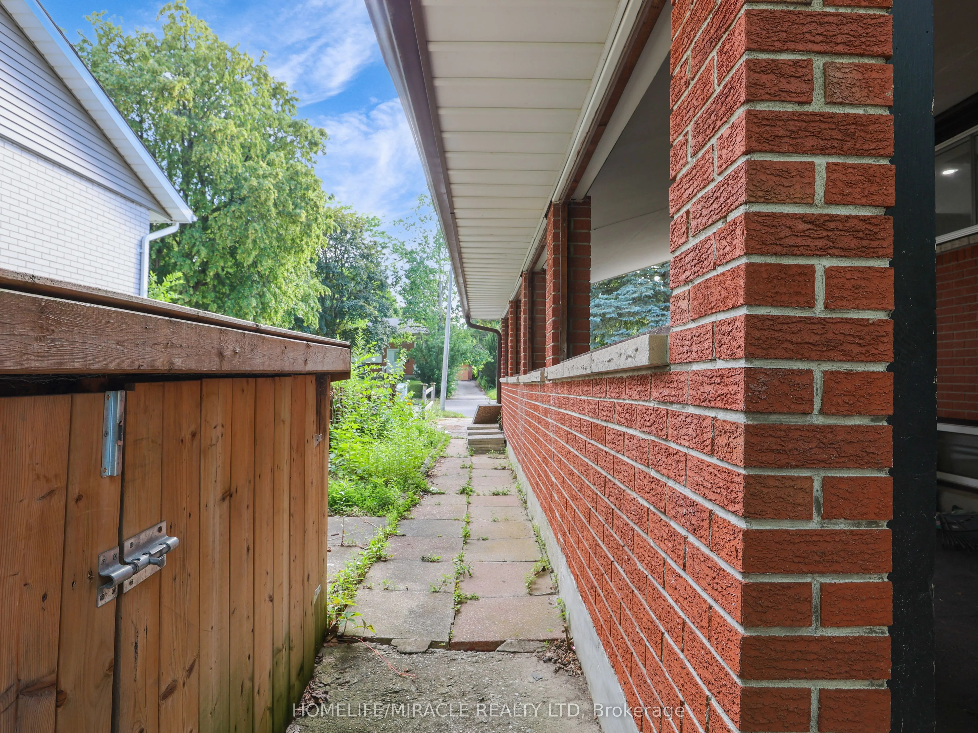 7 Cardill Crescent