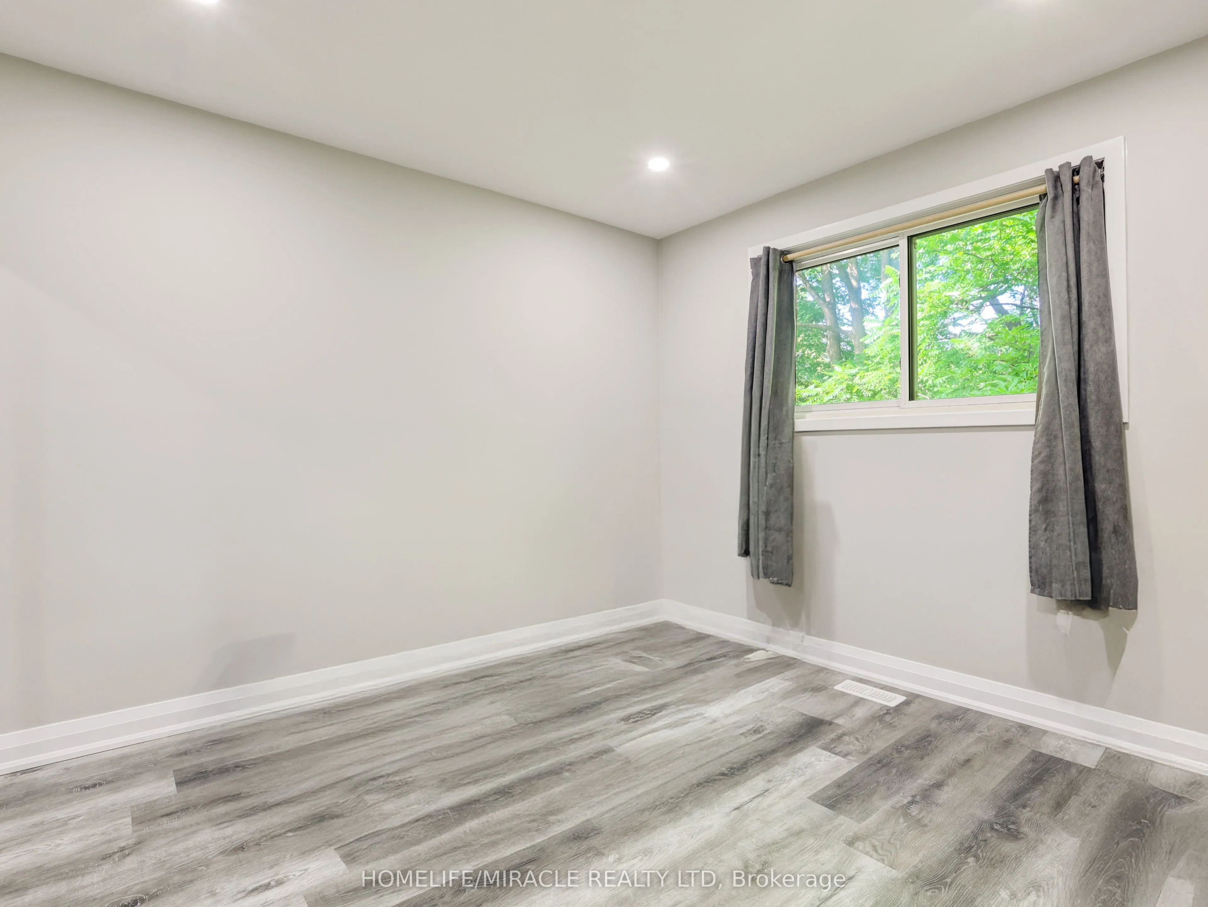 7 Cardill Crescent