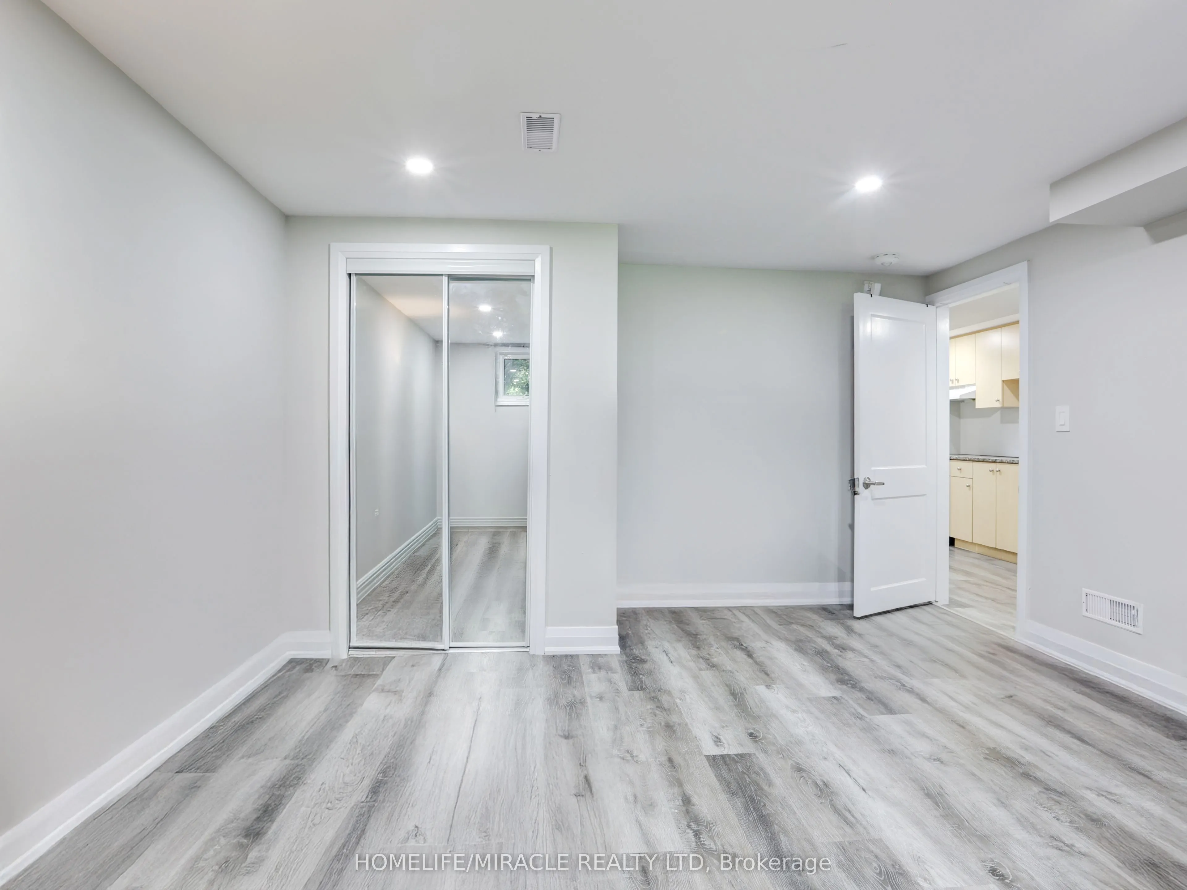 7 Cardill Crescent