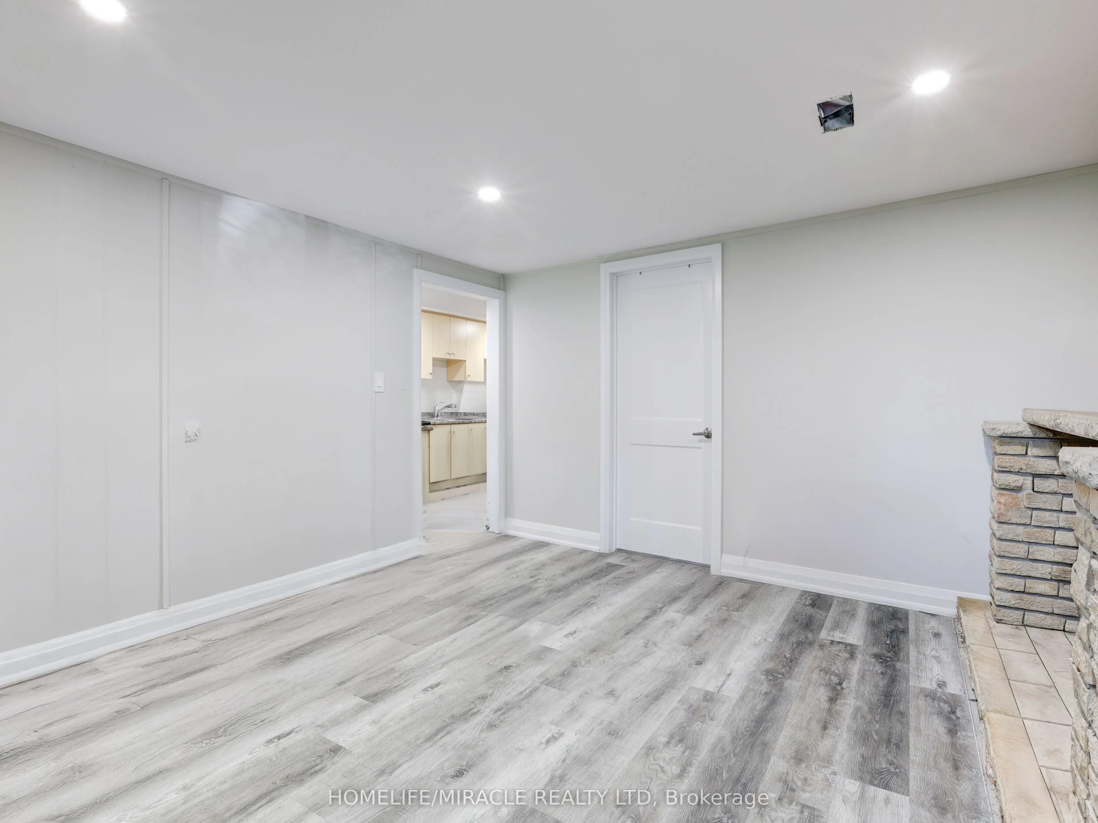 7 Cardill Crescent