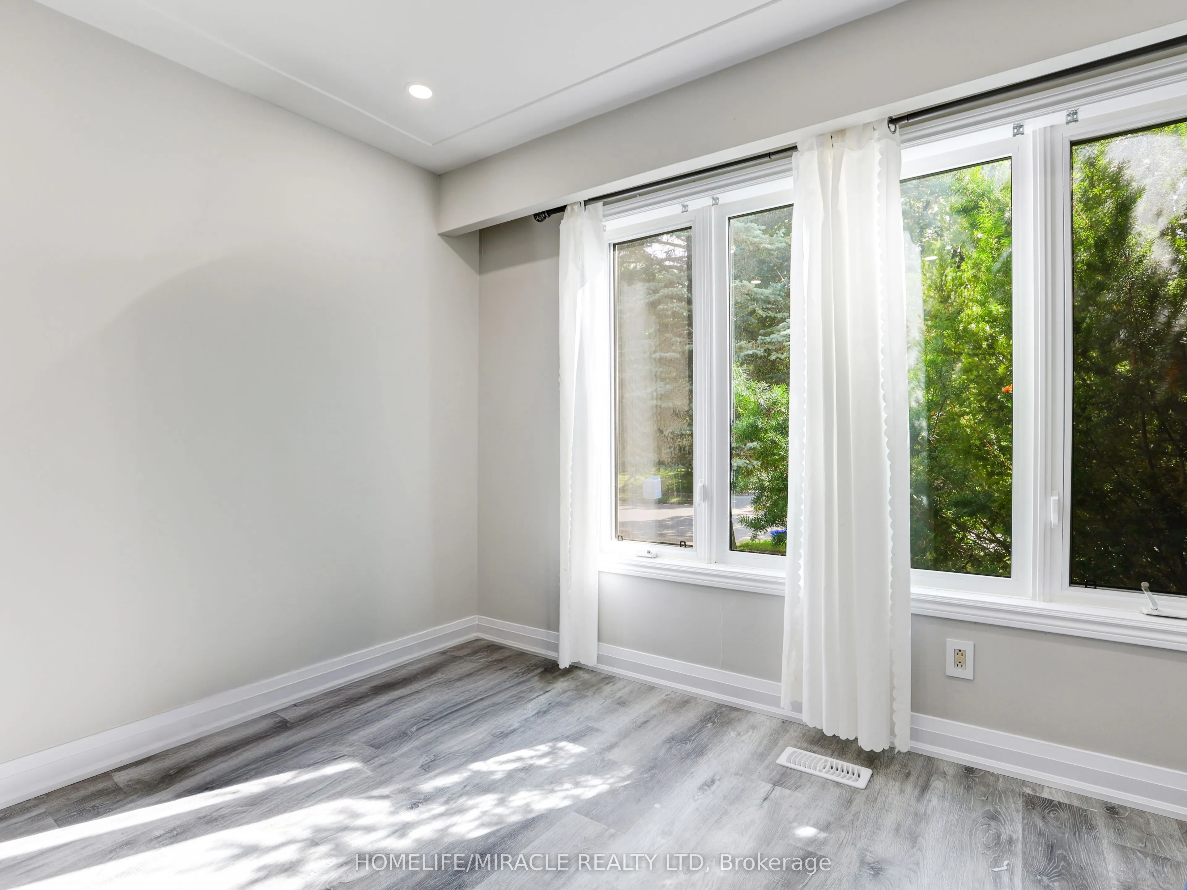 7 Cardill Crescent