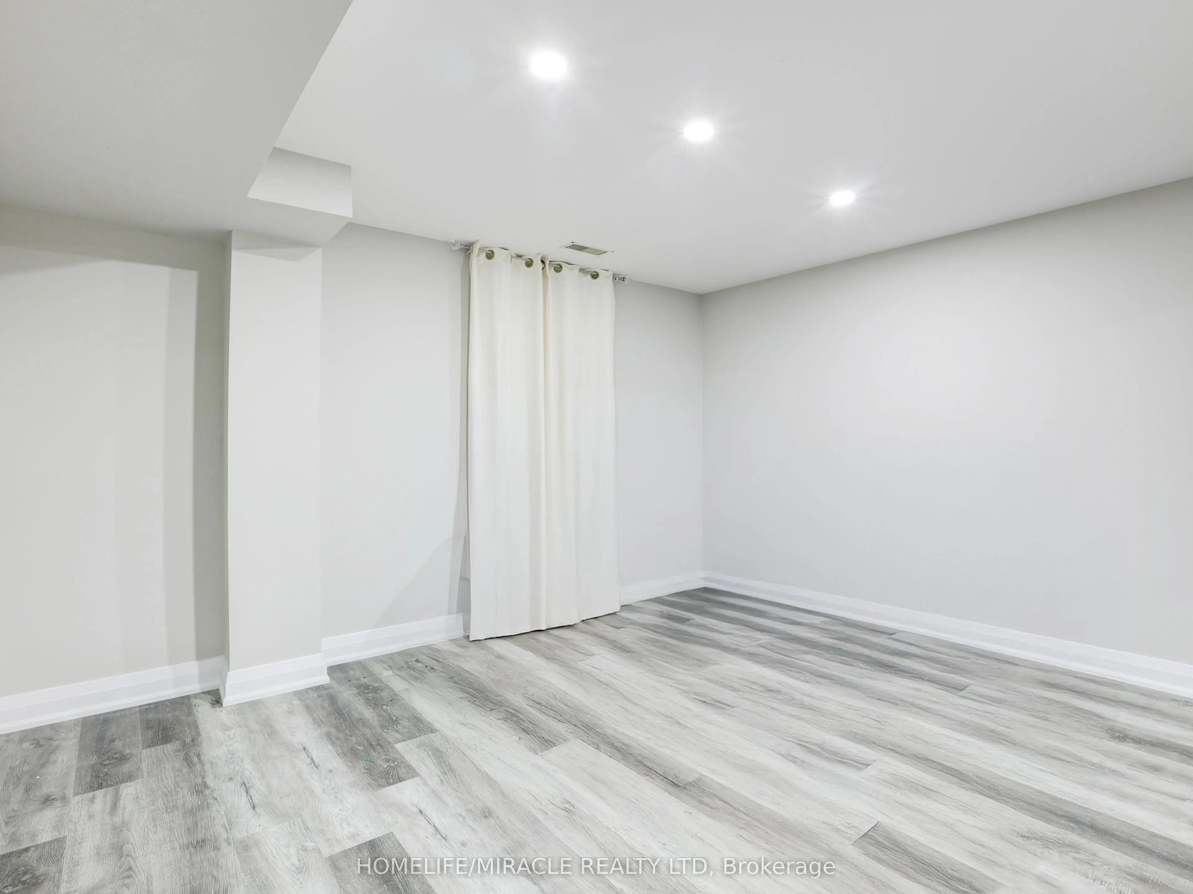 7 Cardill Crescent