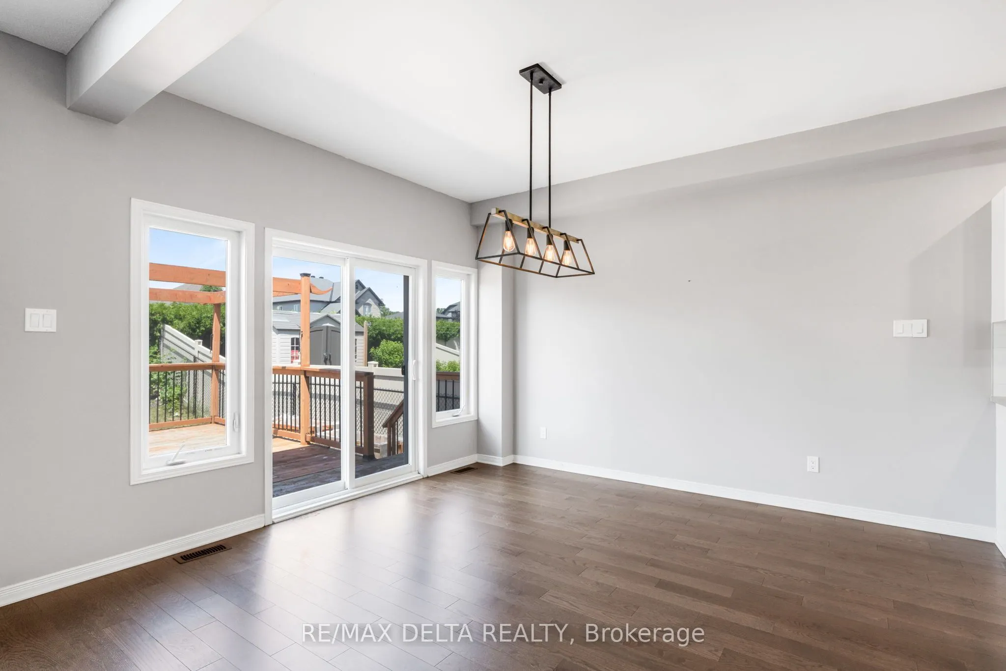 196 Onyx Crescent
