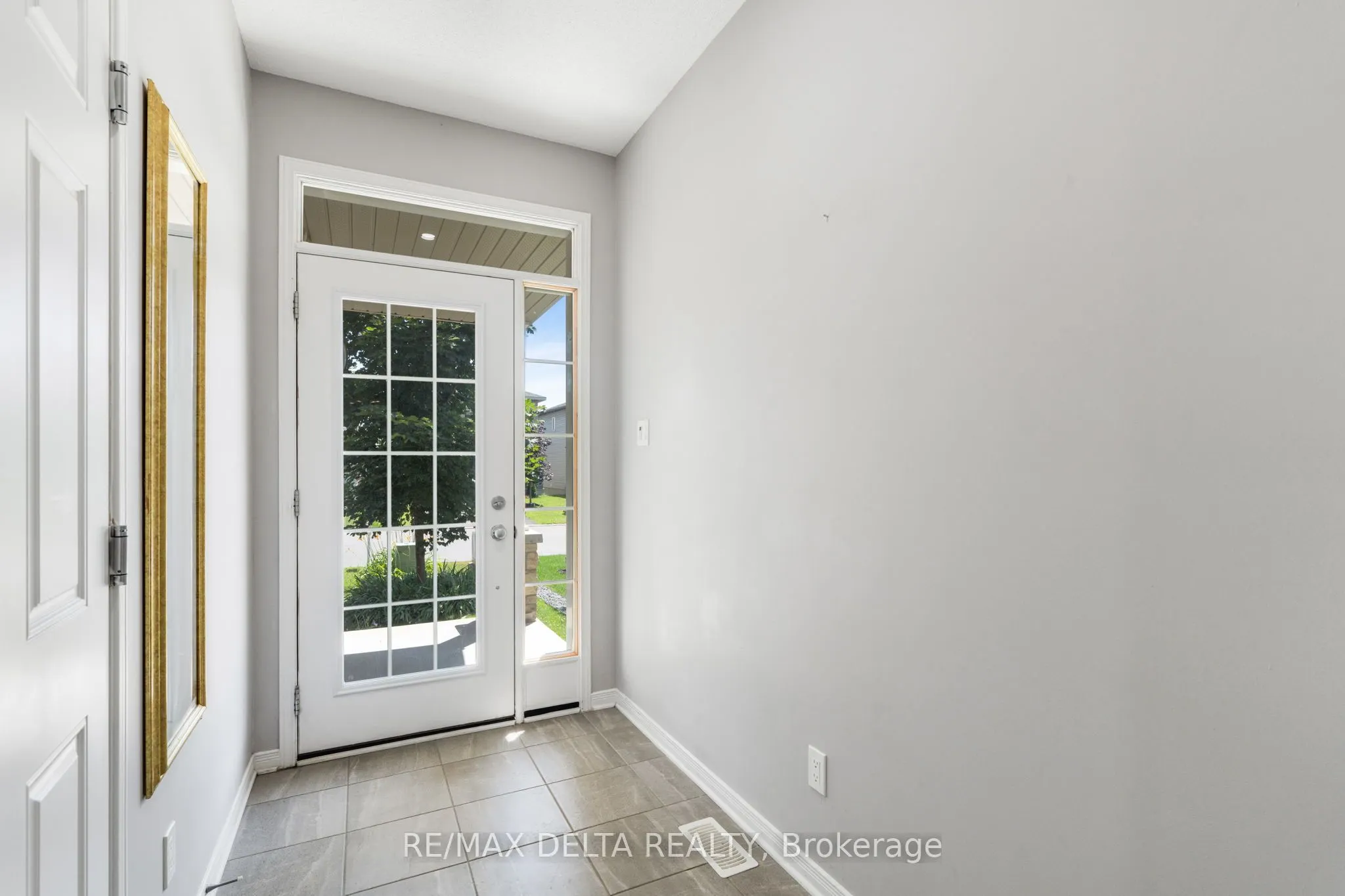196 Onyx Crescent