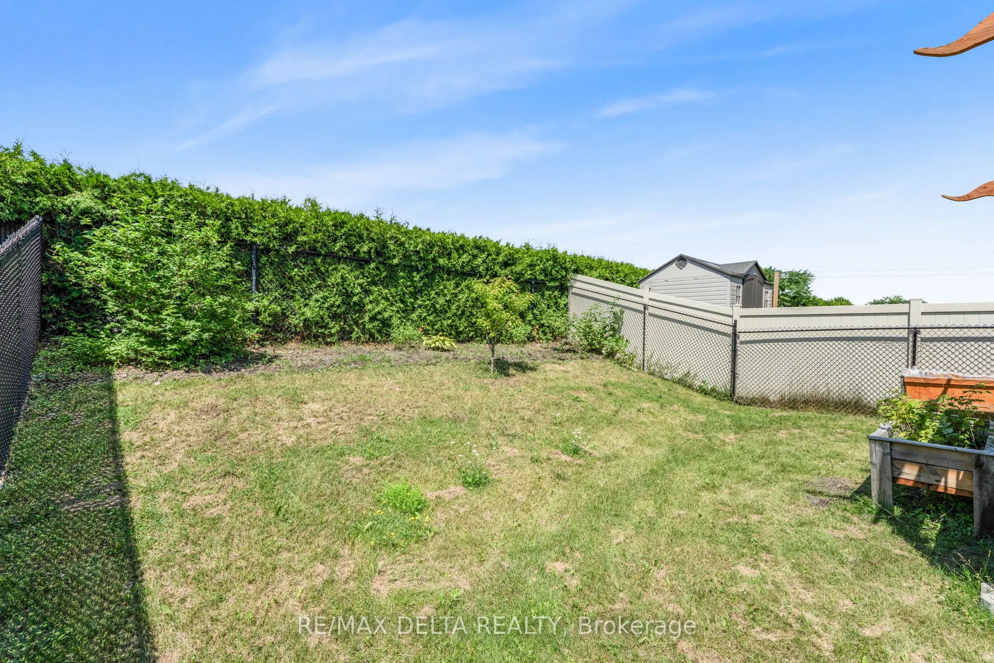 196 Onyx Crescent