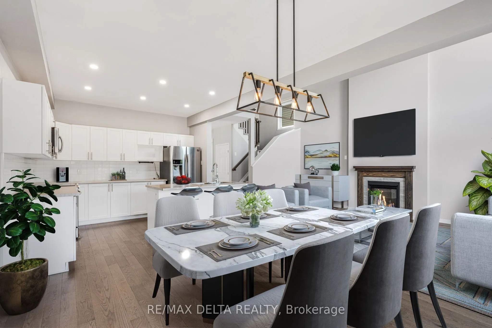 196 Onyx Crescent