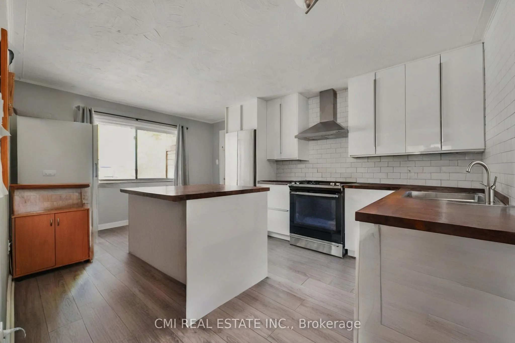 1226 Old Carp Road