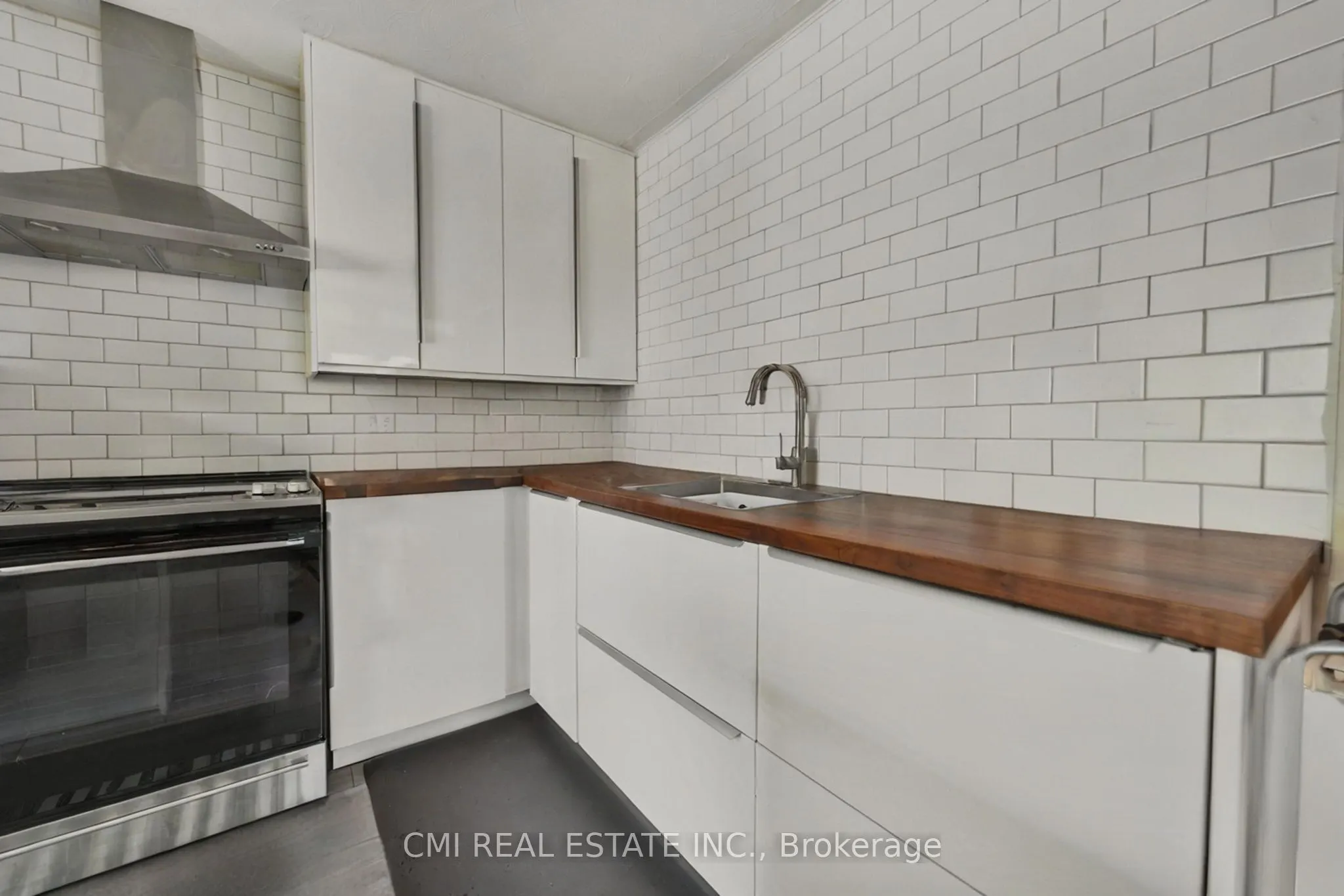 1226 Old Carp Road