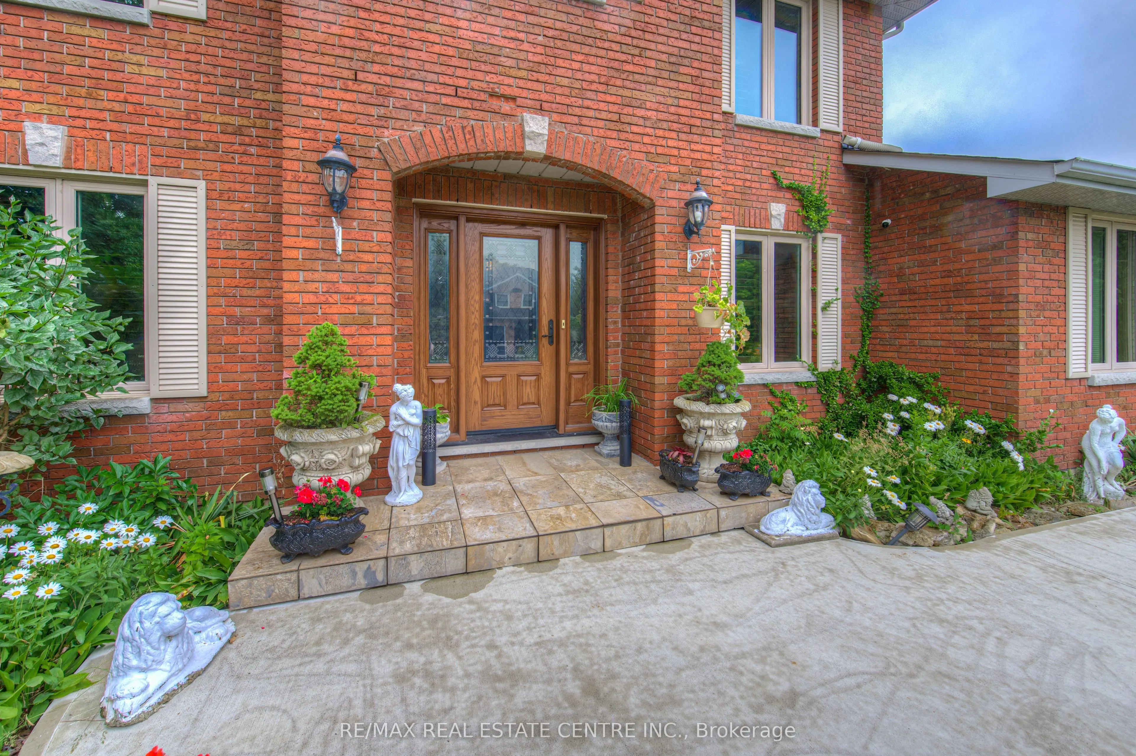 310 Cavendish Drive