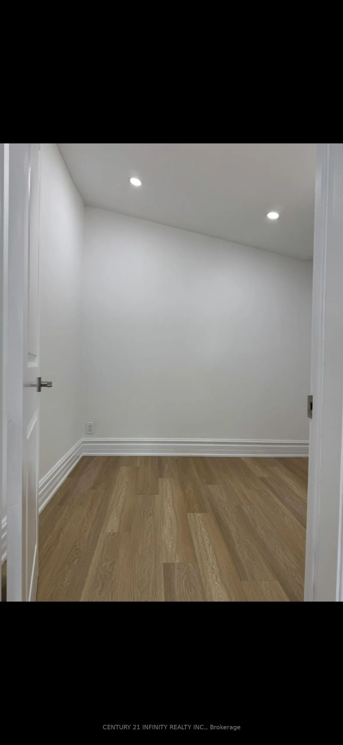 77 Bridge Street E