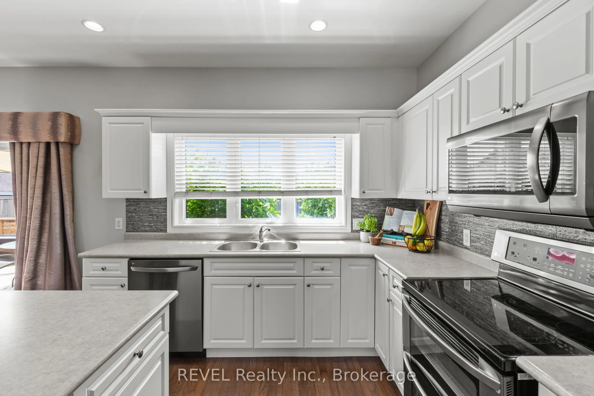 31 Raspberry Trail