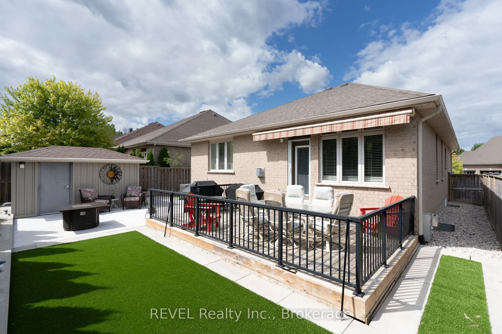 27 HICKORY Avenue