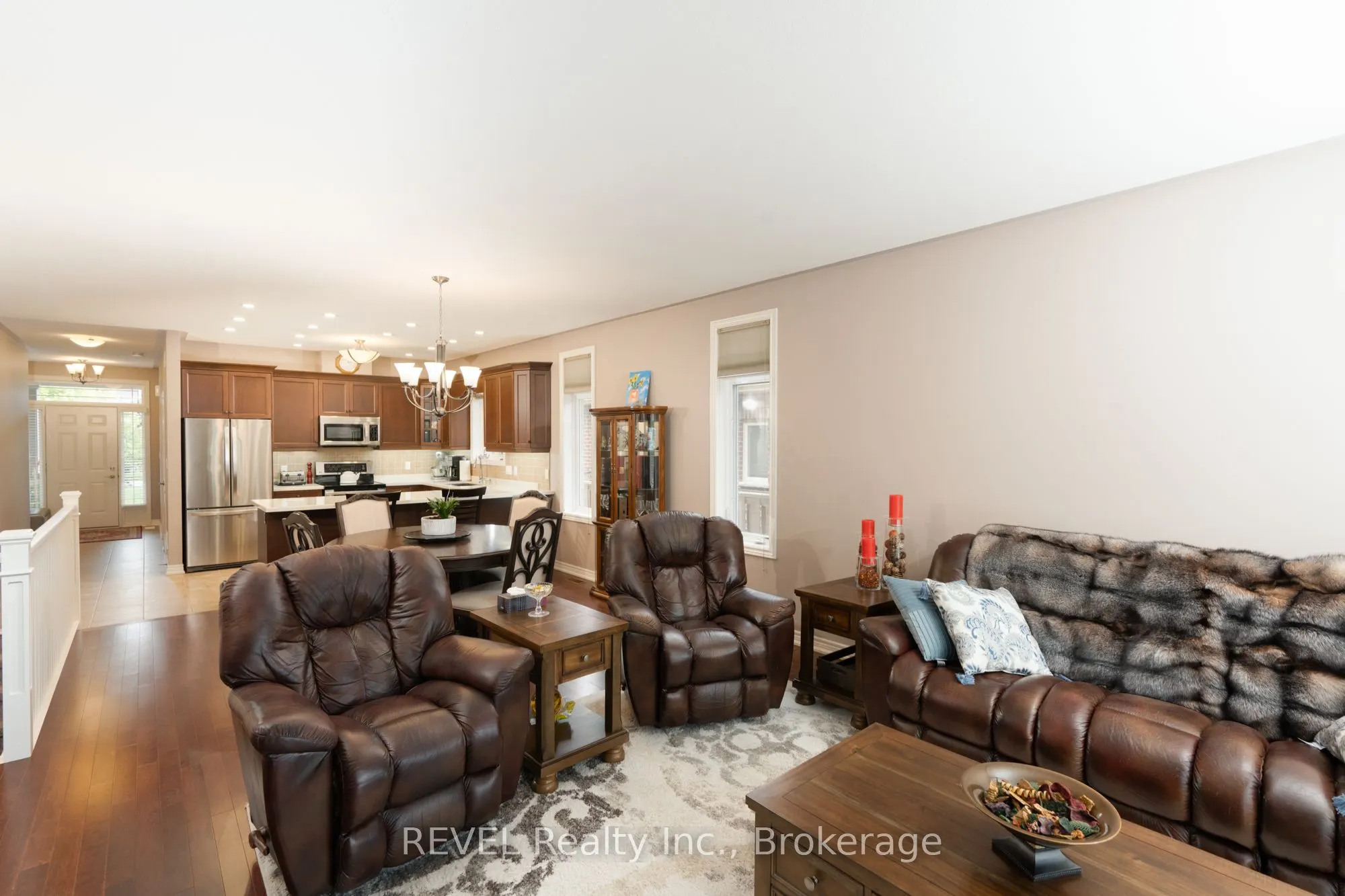 27 HICKORY Avenue