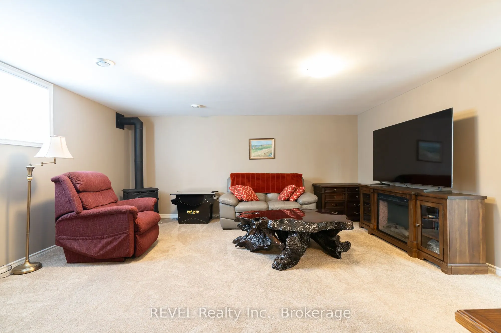 27 HICKORY Avenue