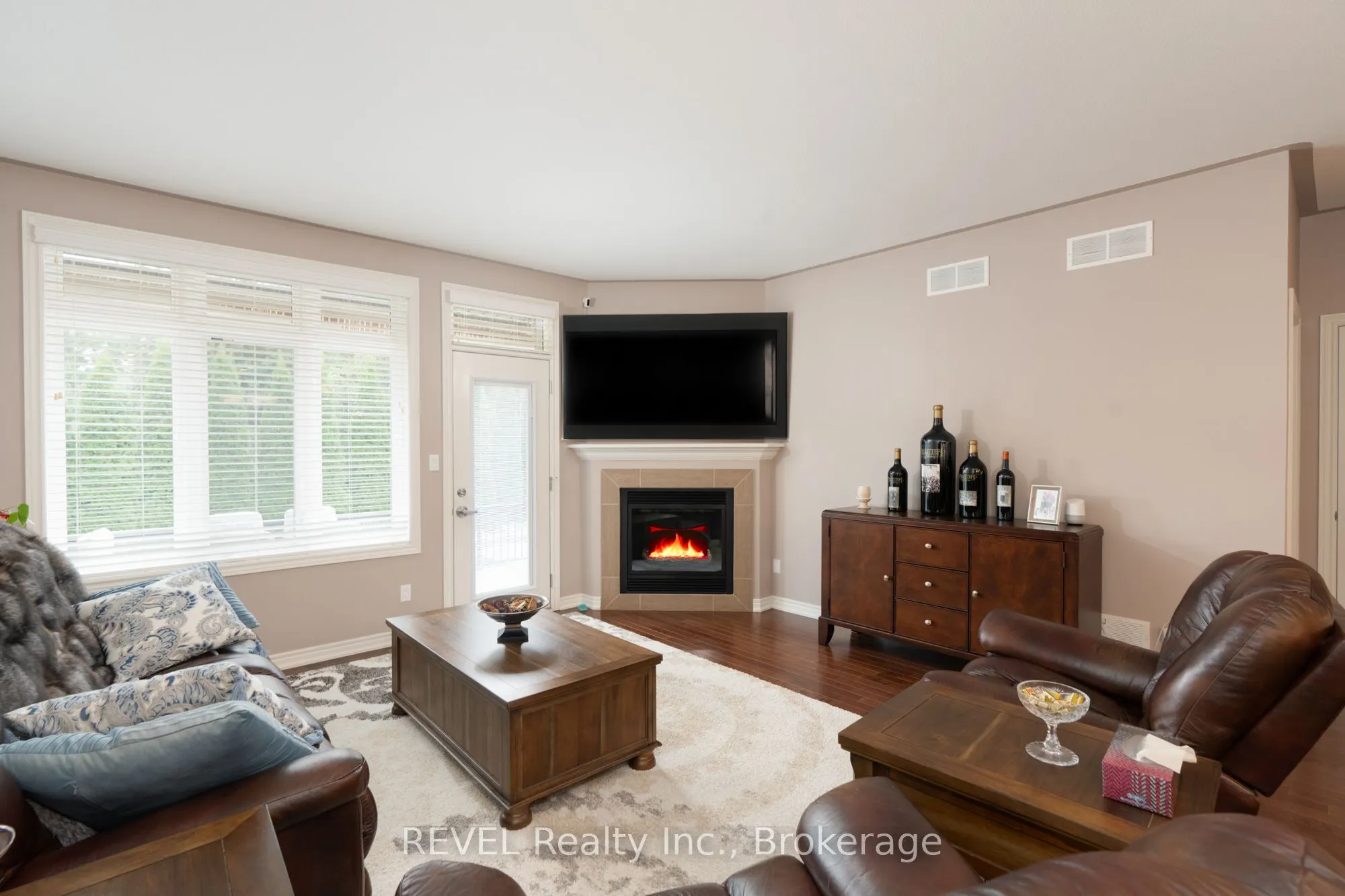 27 HICKORY Avenue