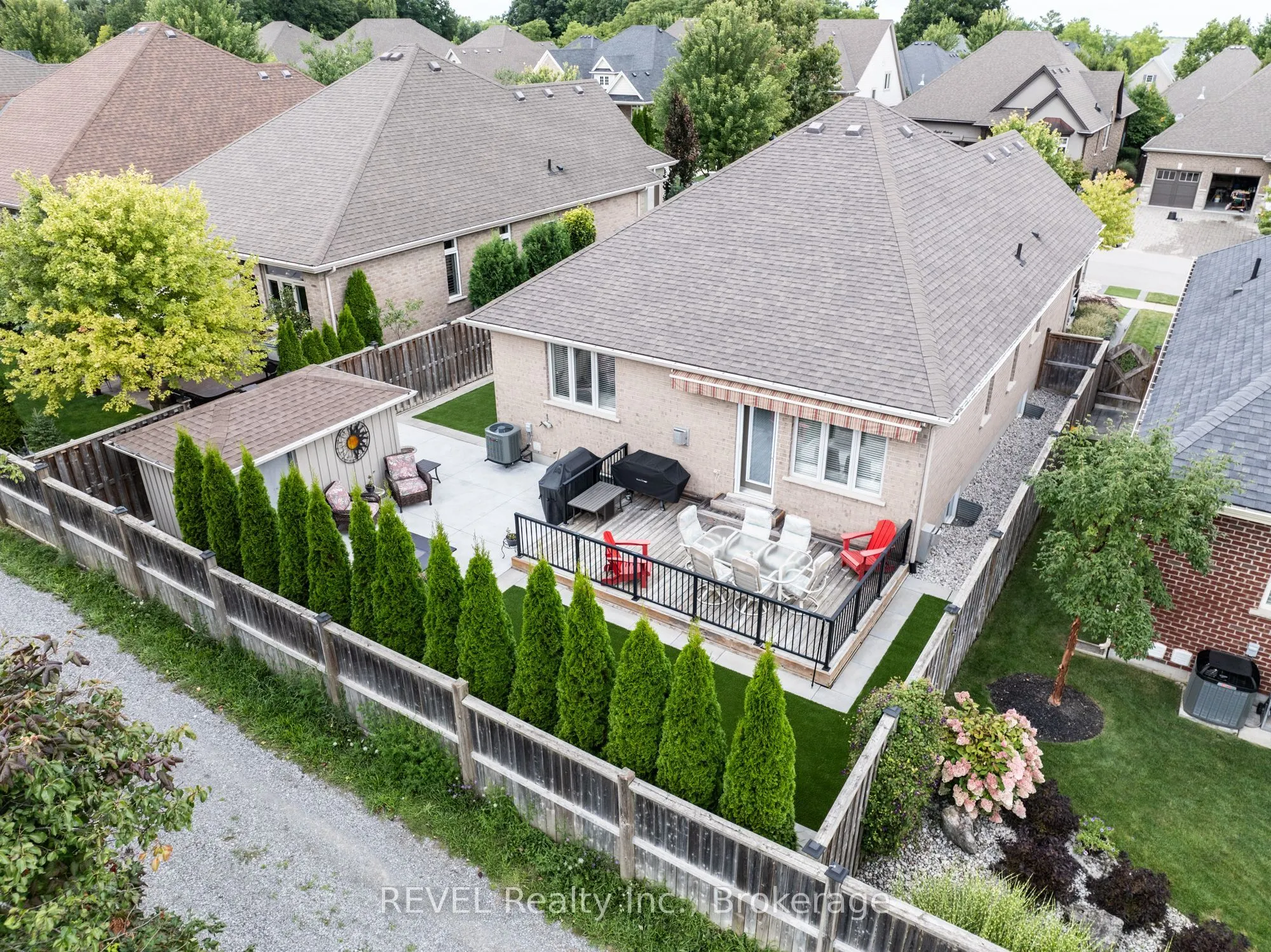27 HICKORY Avenue