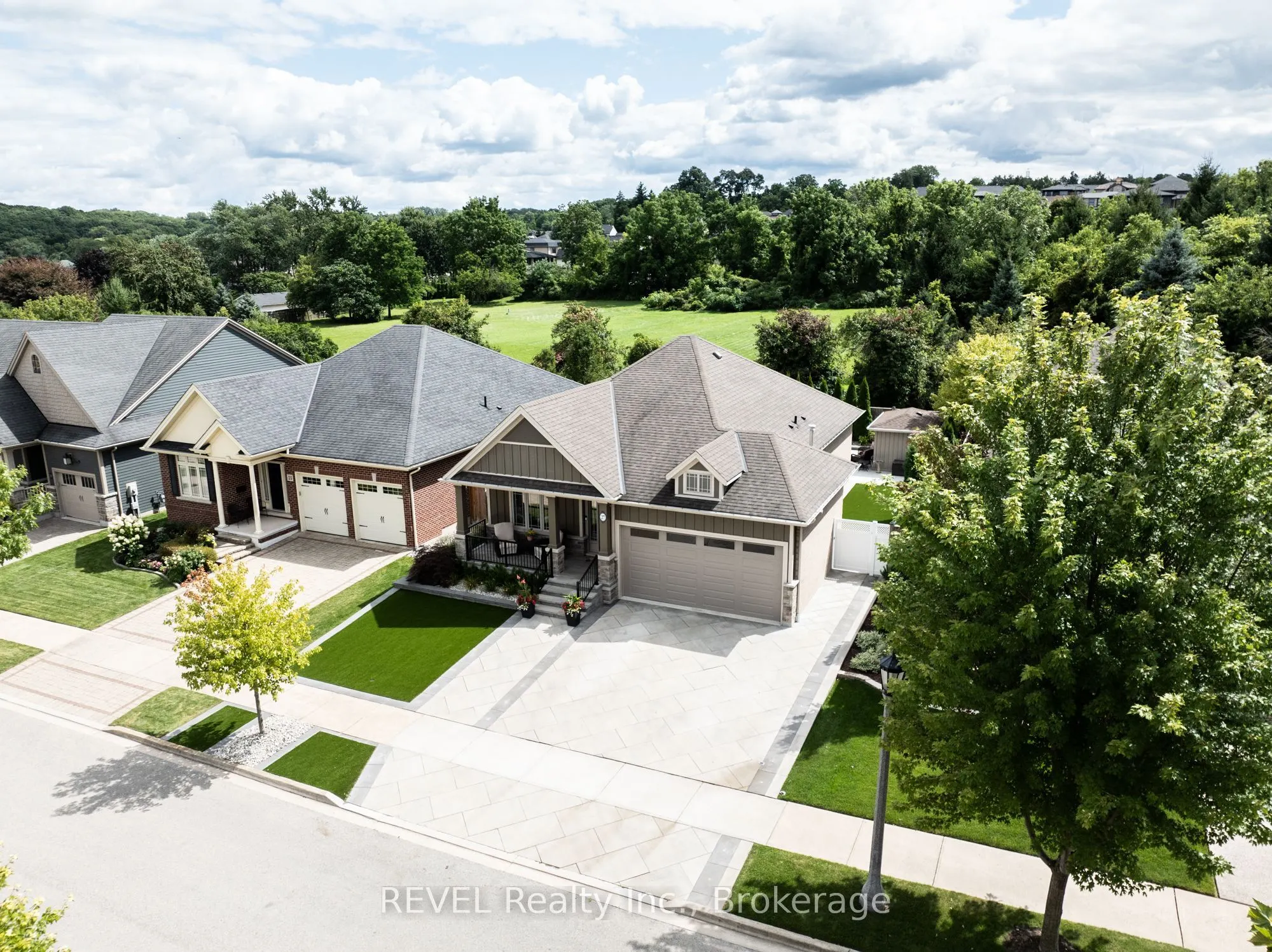 27 HICKORY Avenue