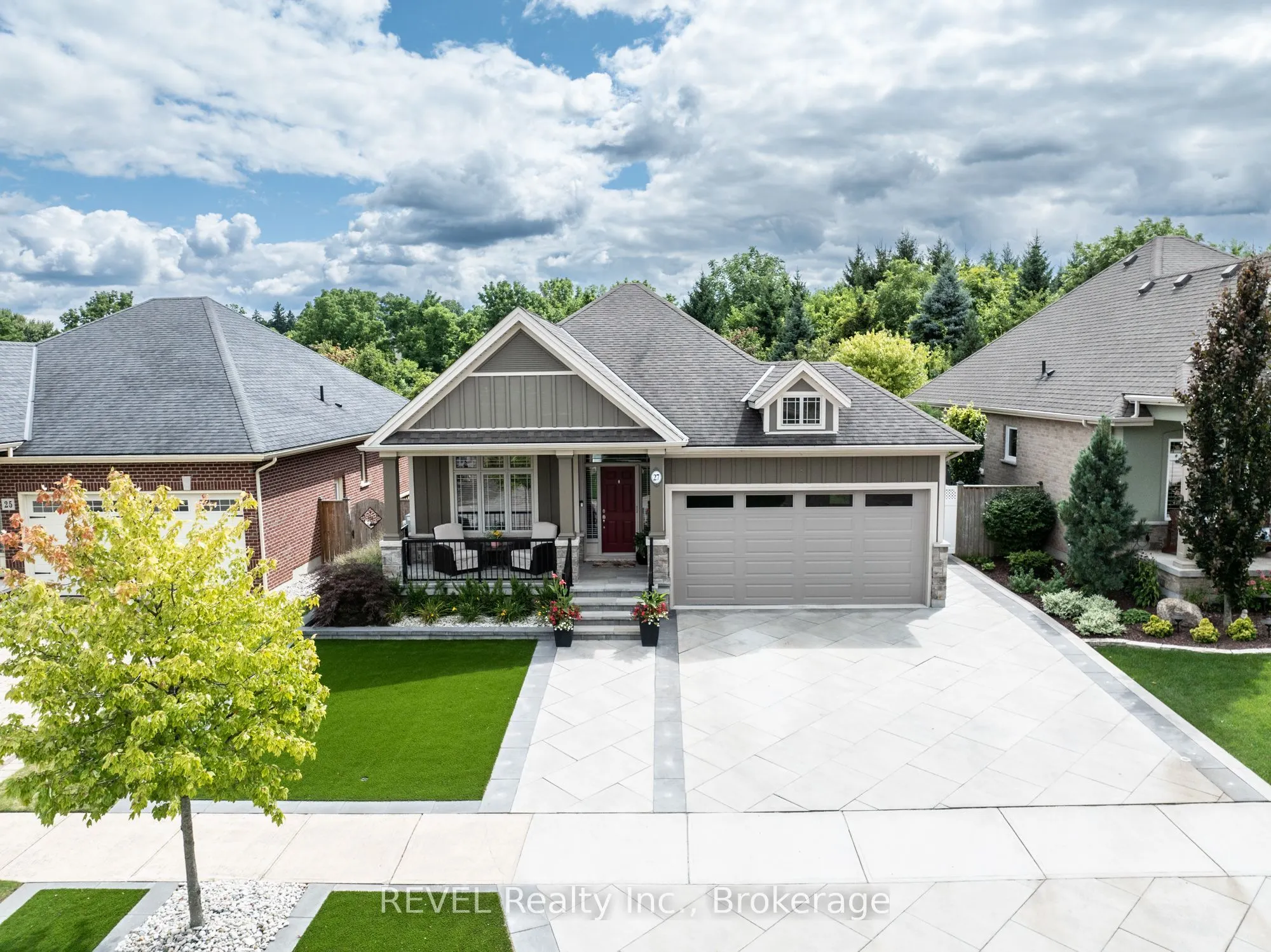 27 HICKORY Avenue