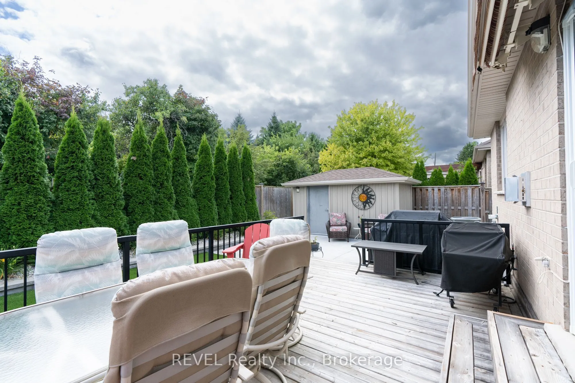 27 HICKORY Avenue