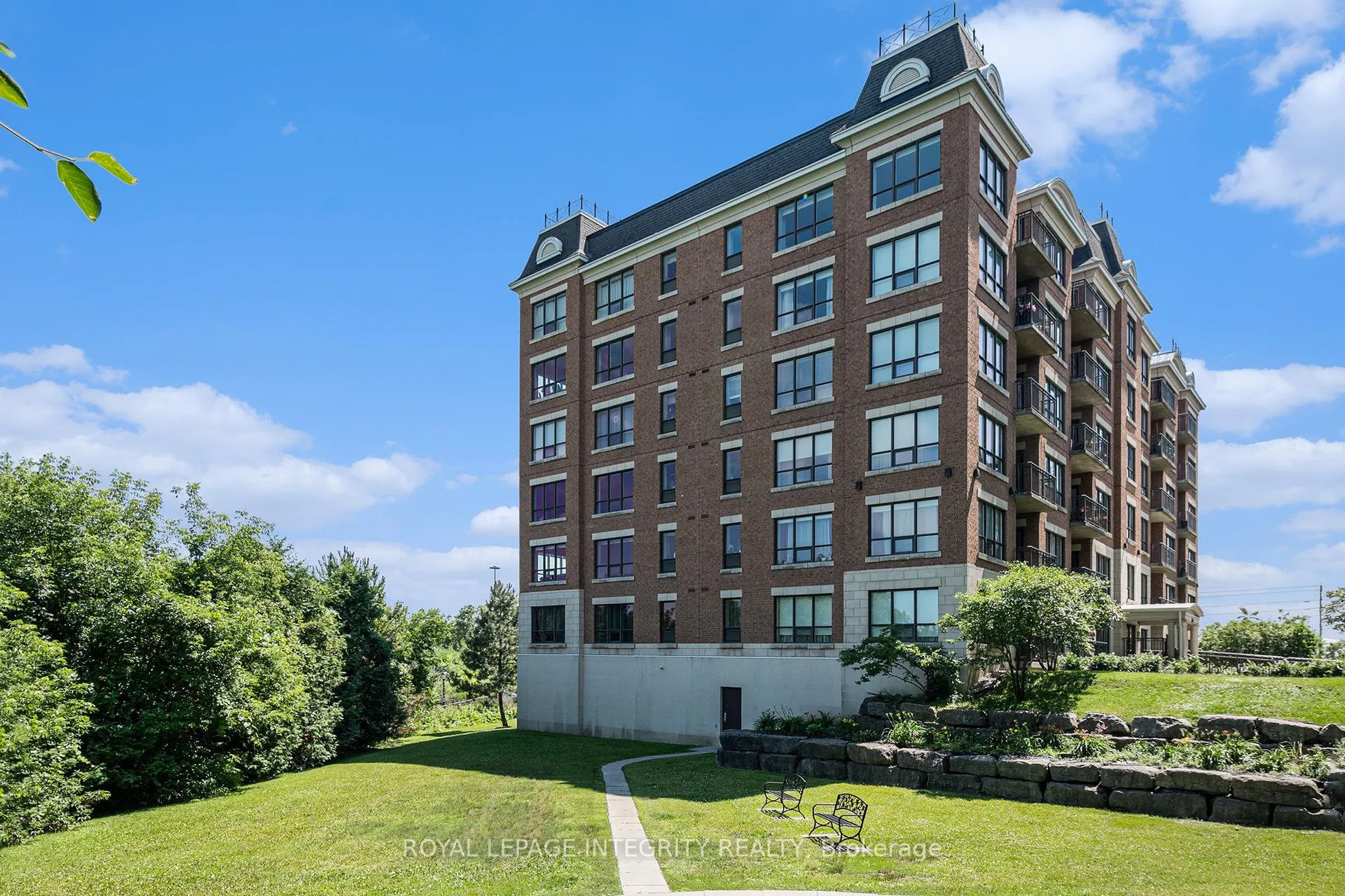 955 Beauparc Private, #211