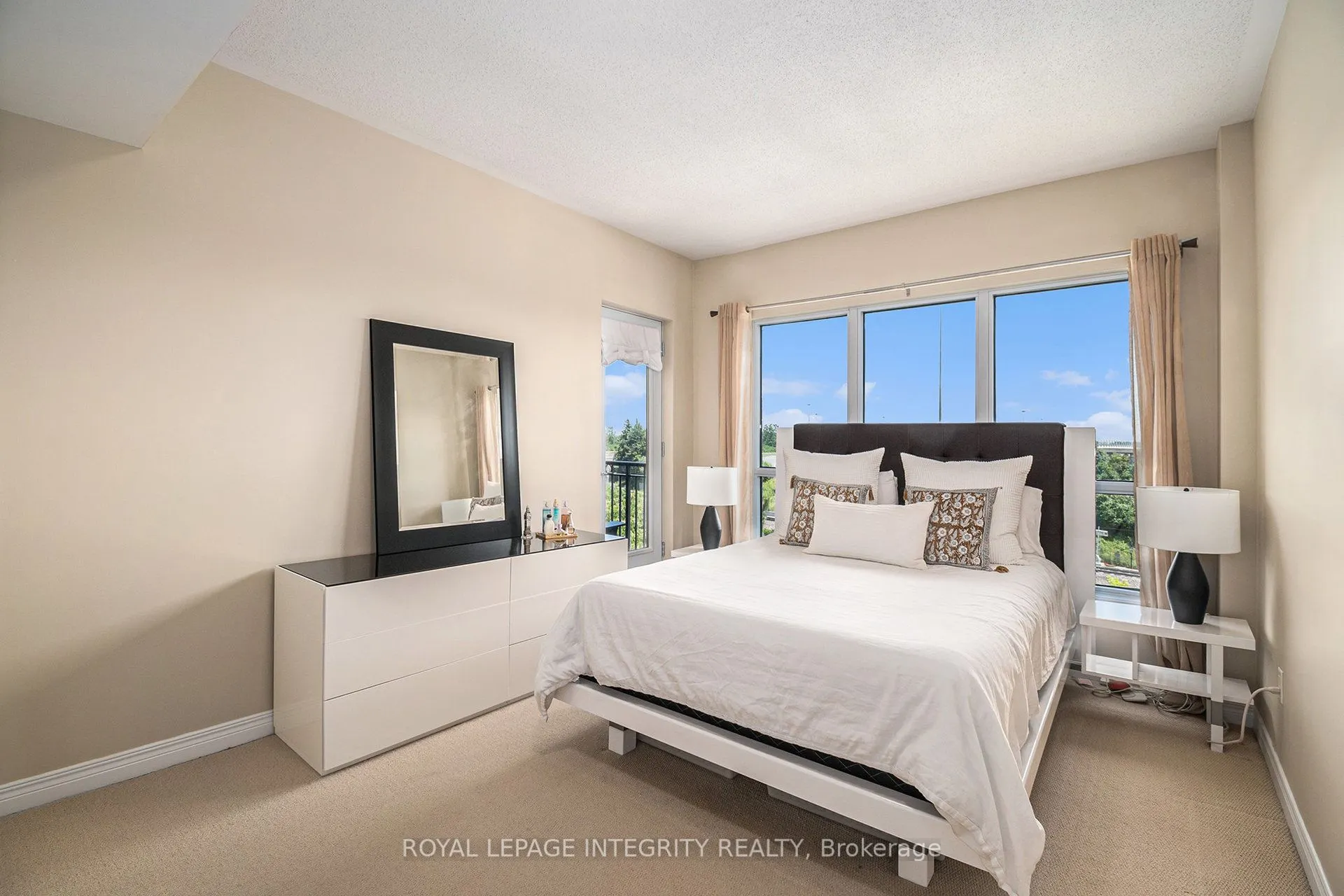 955 Beauparc Private, #211