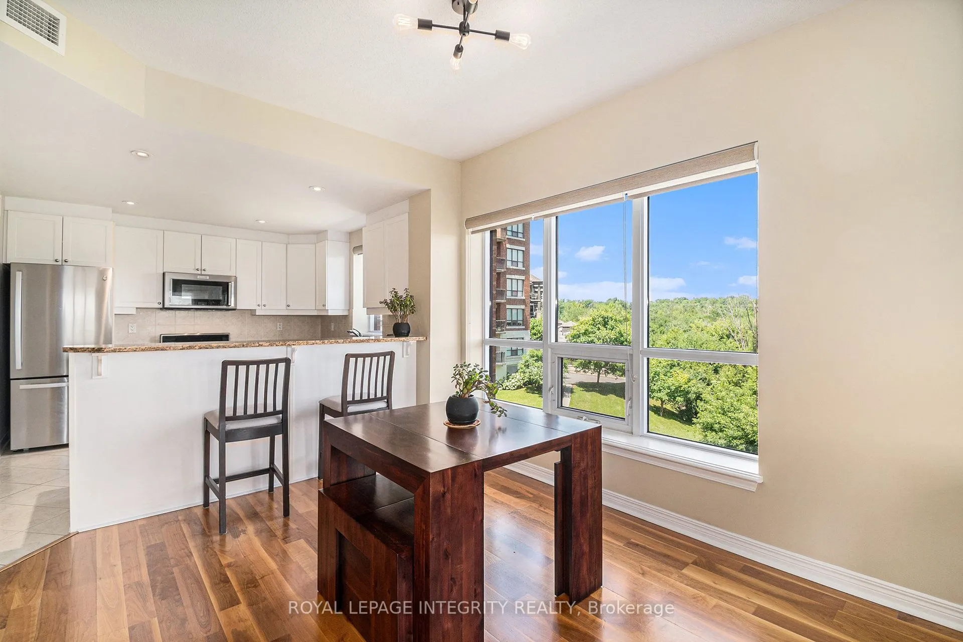 955 Beauparc Private, #211