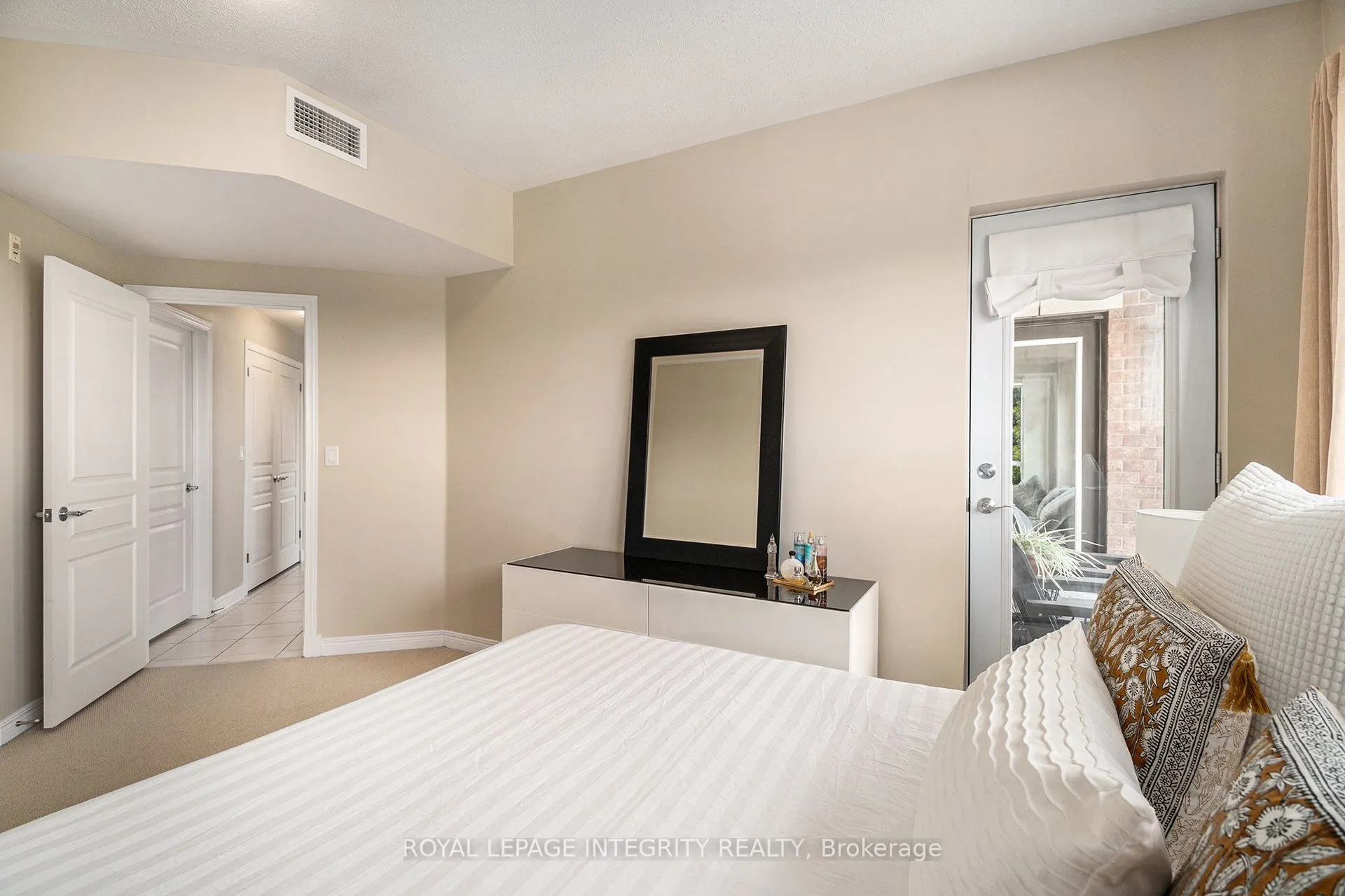 955 Beauparc Private, #211