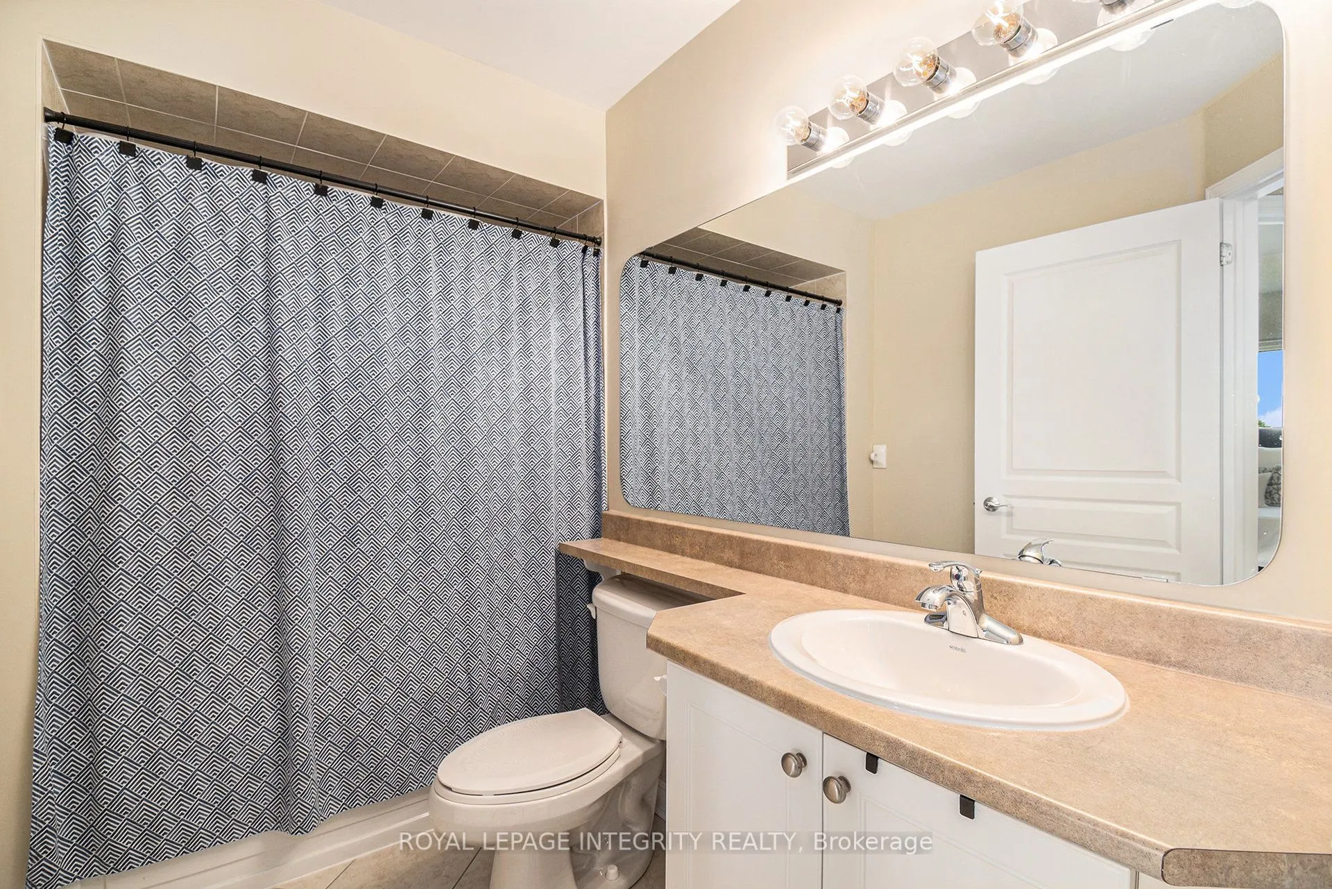 955 Beauparc Private, #211