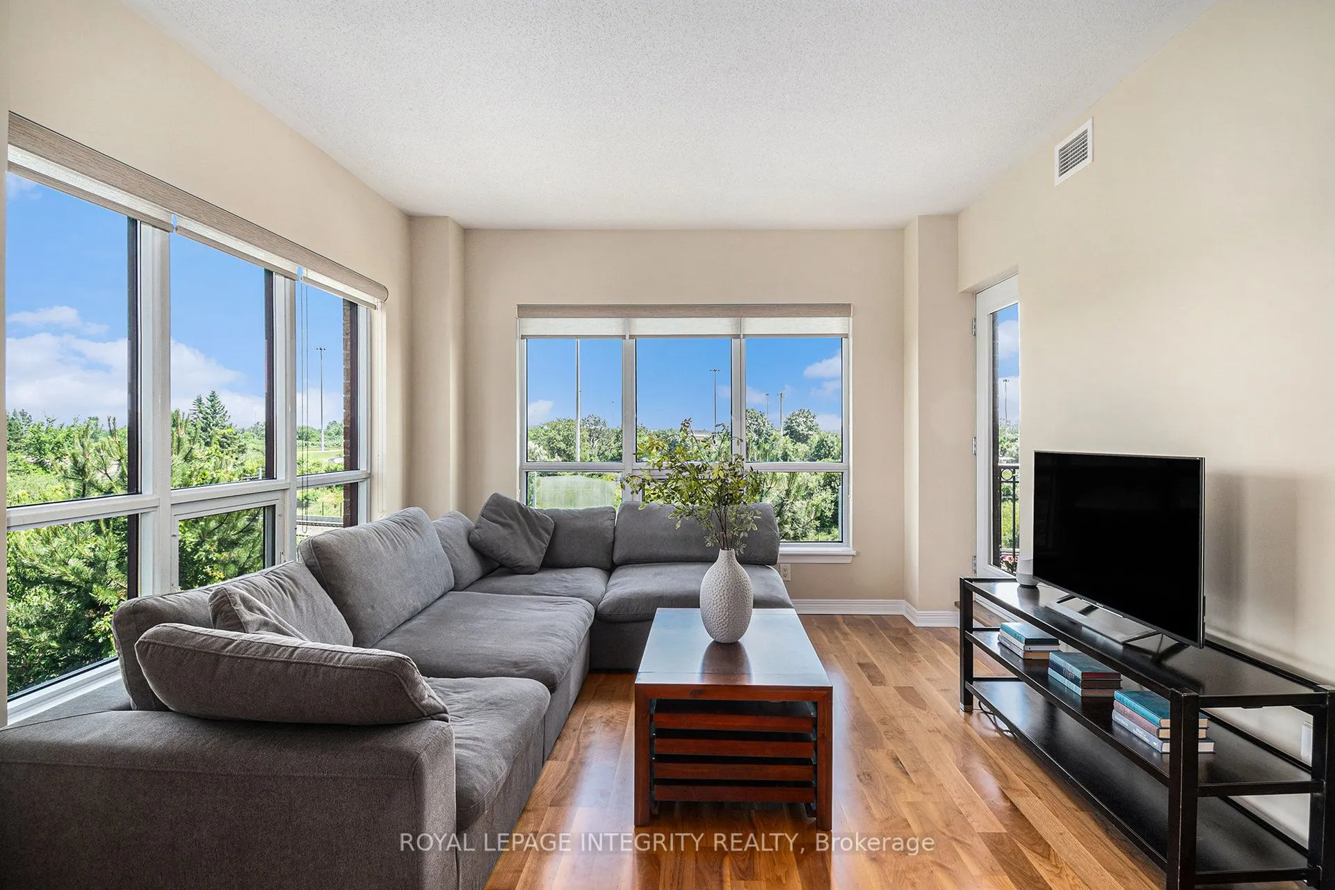 955 Beauparc Private, #211