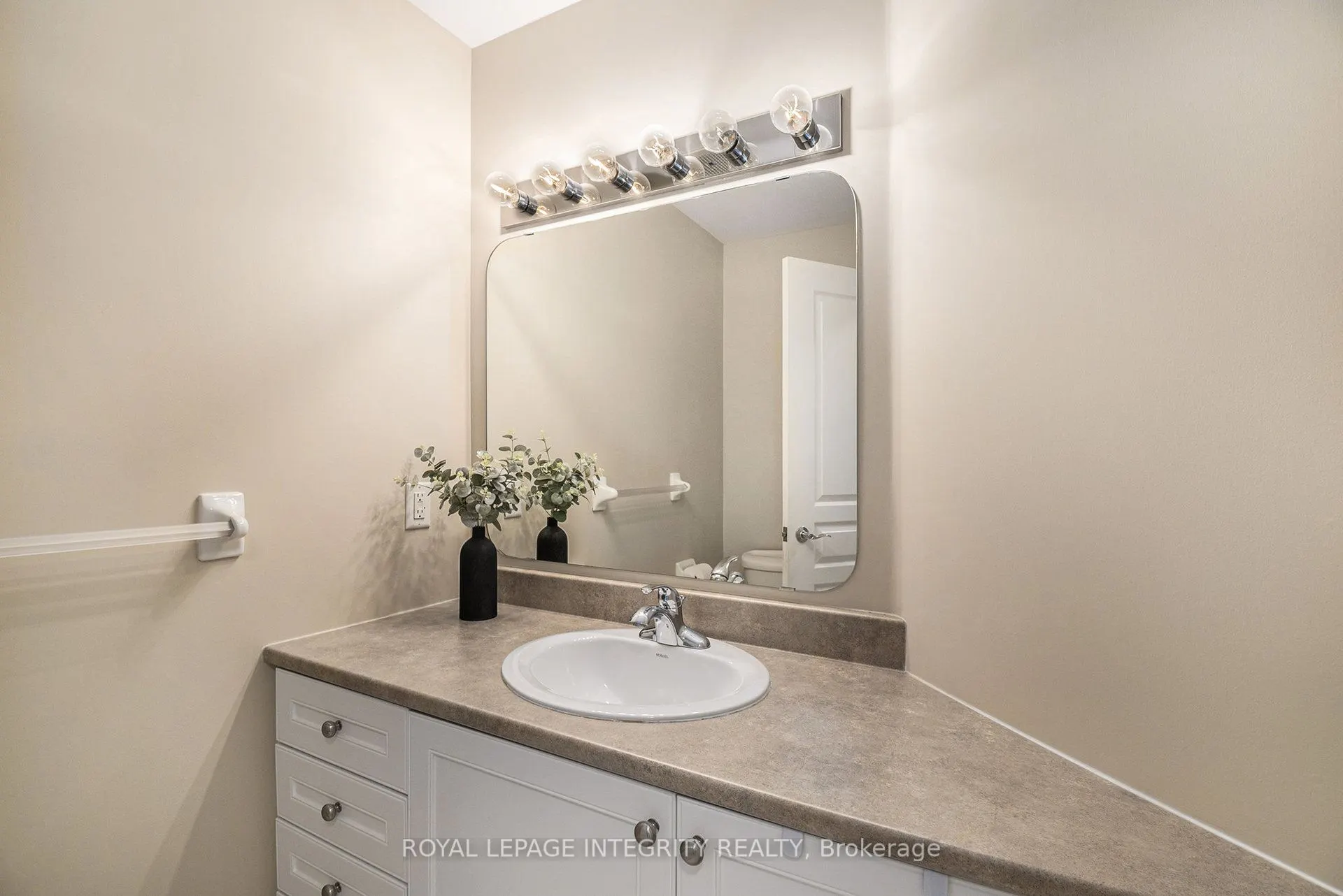 955 Beauparc Private, #211