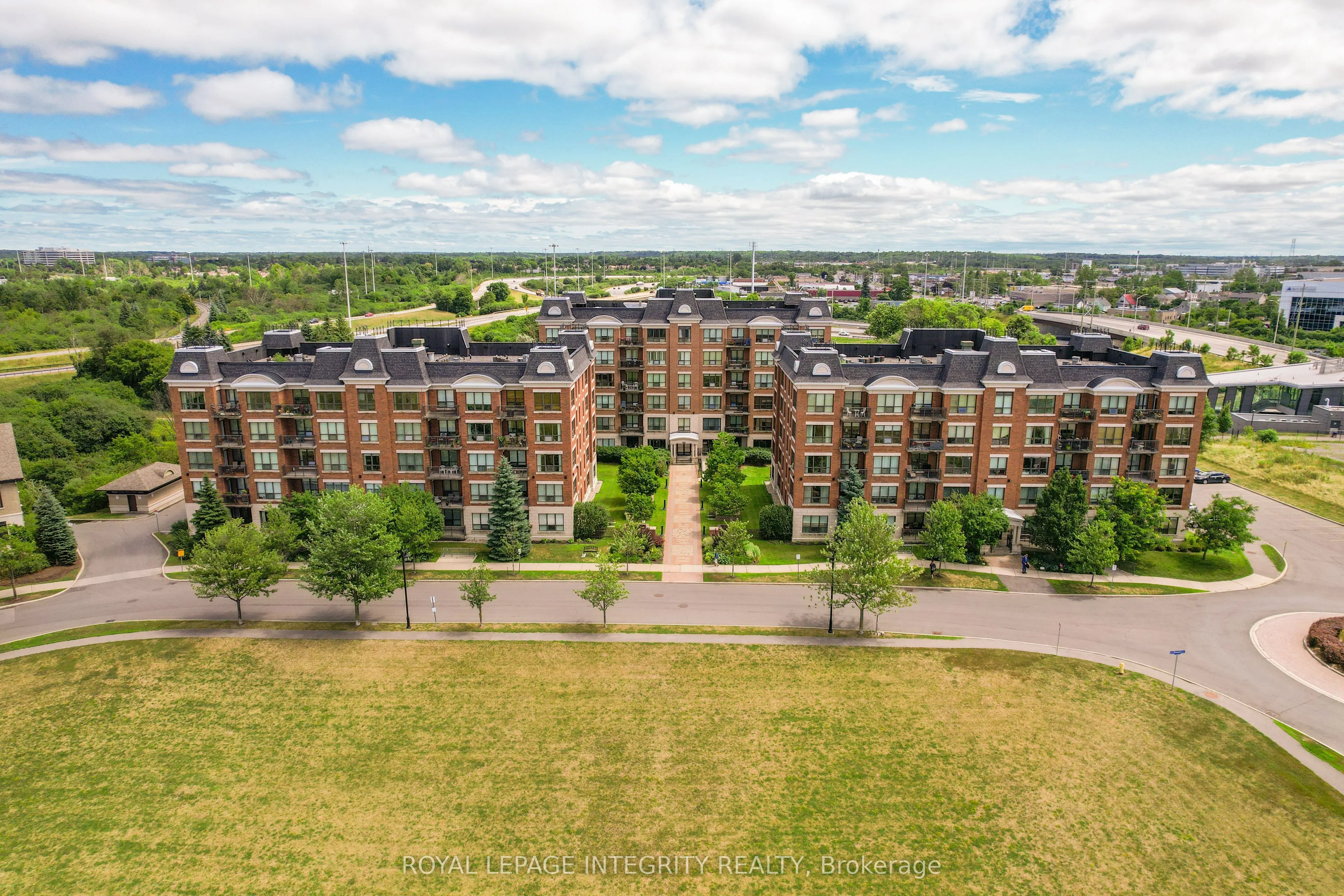 955 Beauparc Private, #211