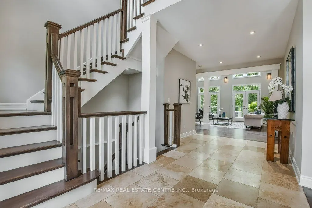 258 Edgewater Crescent, #12