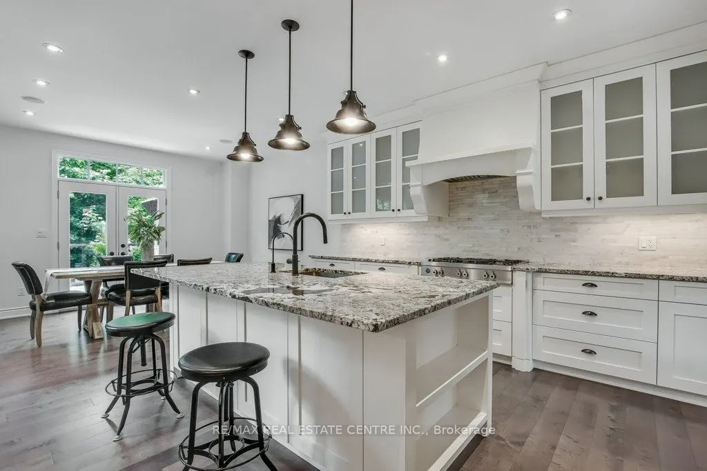 258 Edgewater Crescent, #12