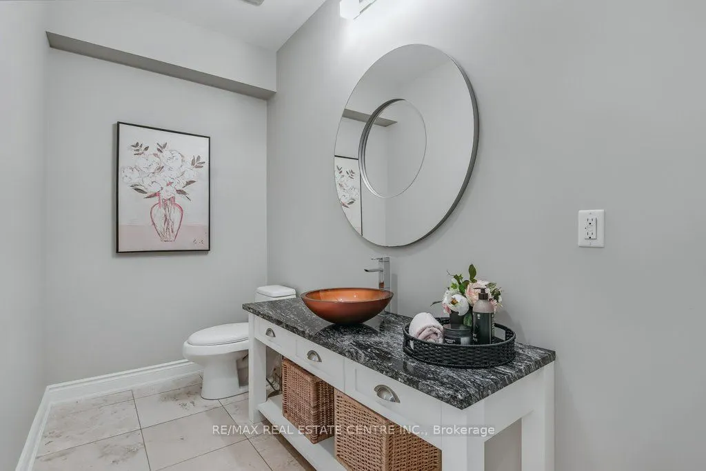 258 Edgewater Crescent, #12