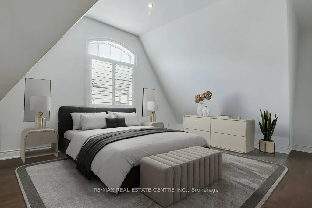 258 Edgewater Crescent, #12