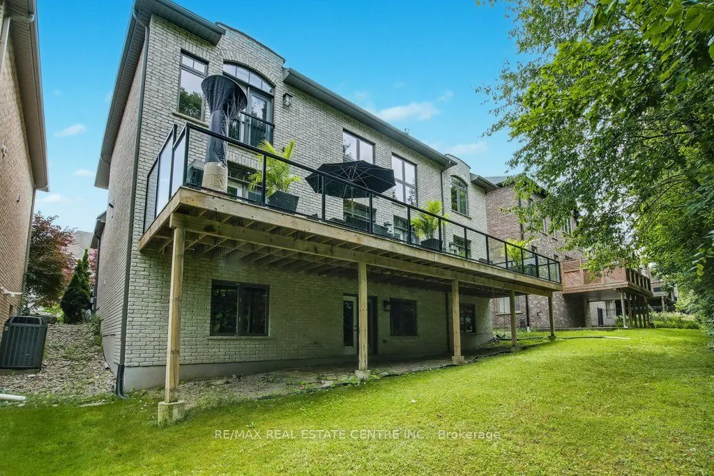 258 Edgewater Crescent, #12