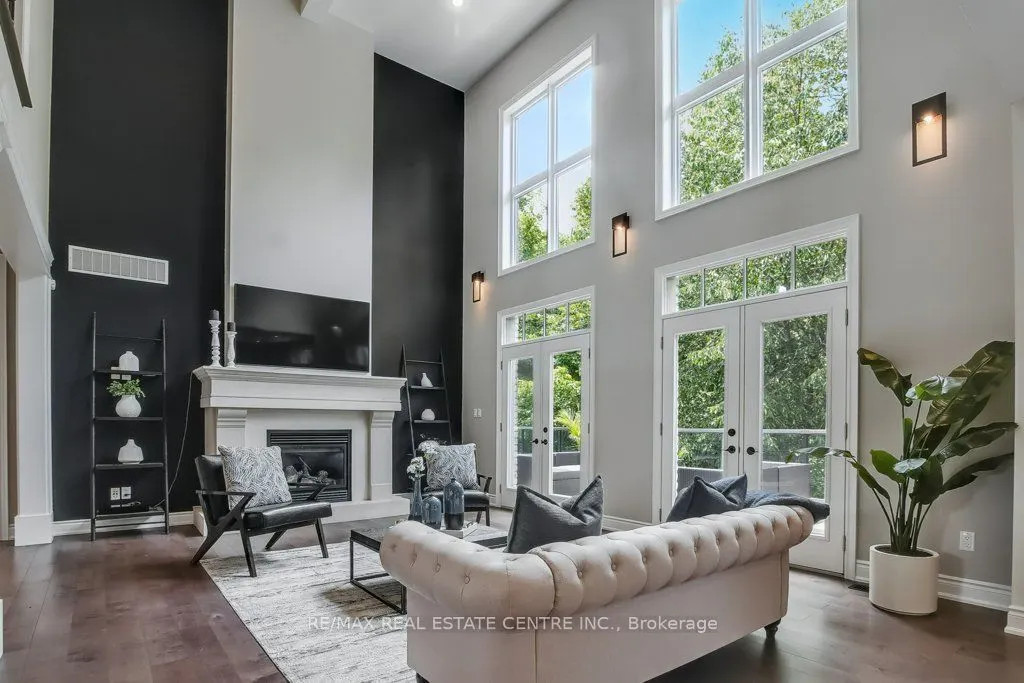 258 Edgewater Crescent, #12