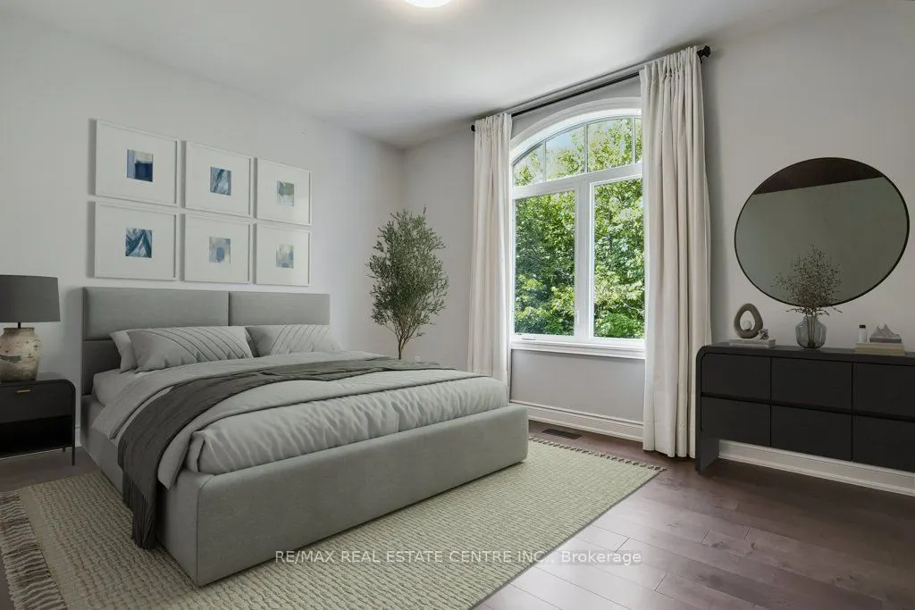 258 Edgewater Crescent, #12