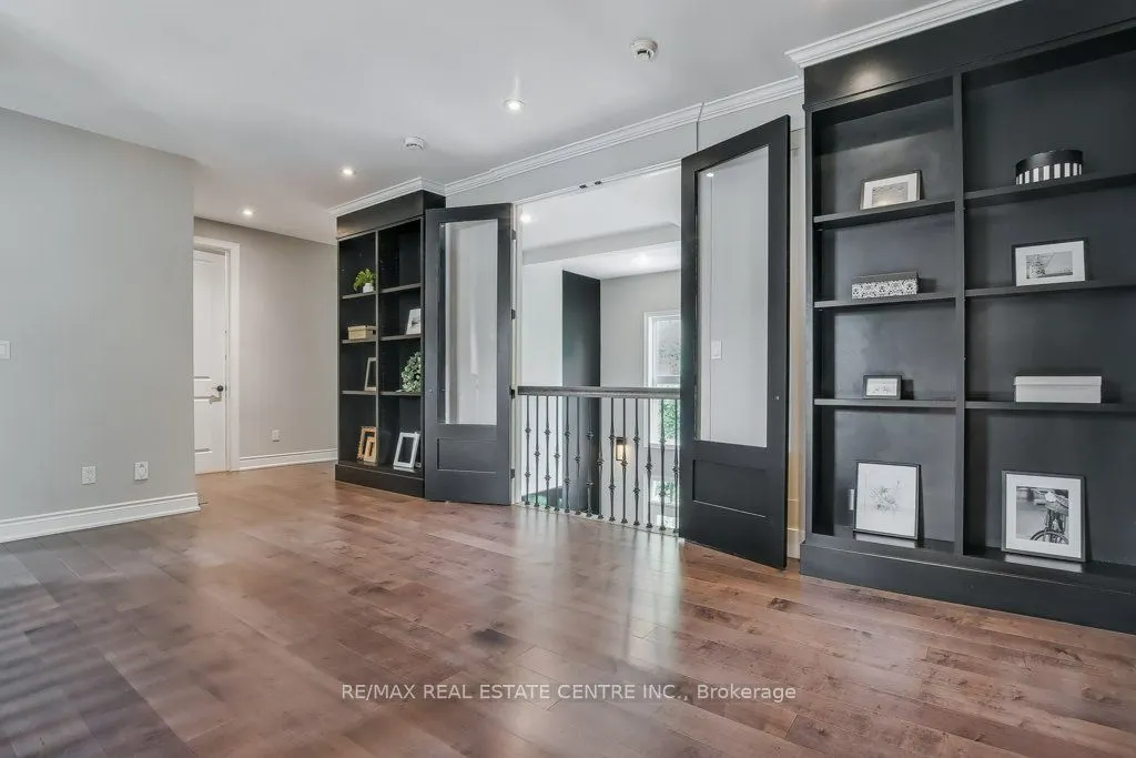 258 Edgewater Crescent, #12