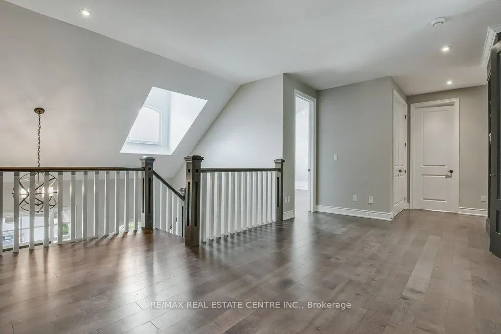 258 Edgewater Crescent, #12