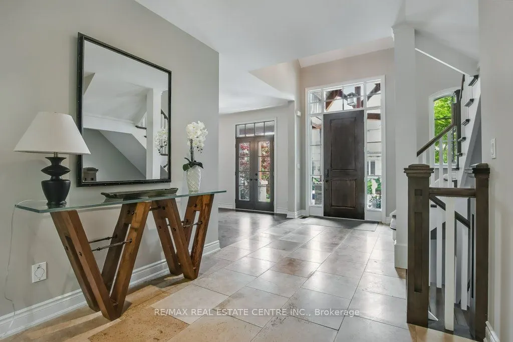 258 Edgewater Crescent, #12