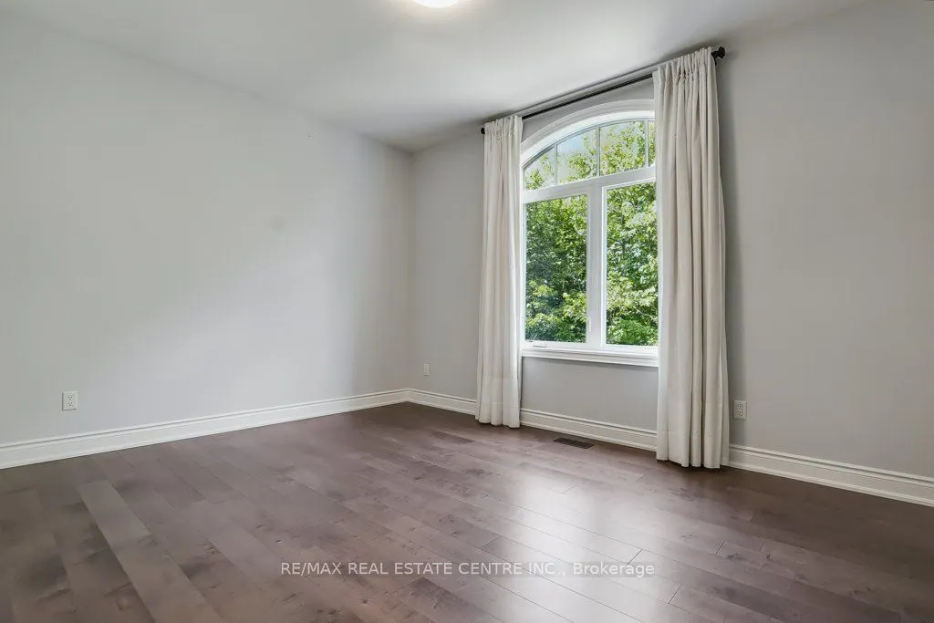 258 Edgewater Crescent, #12